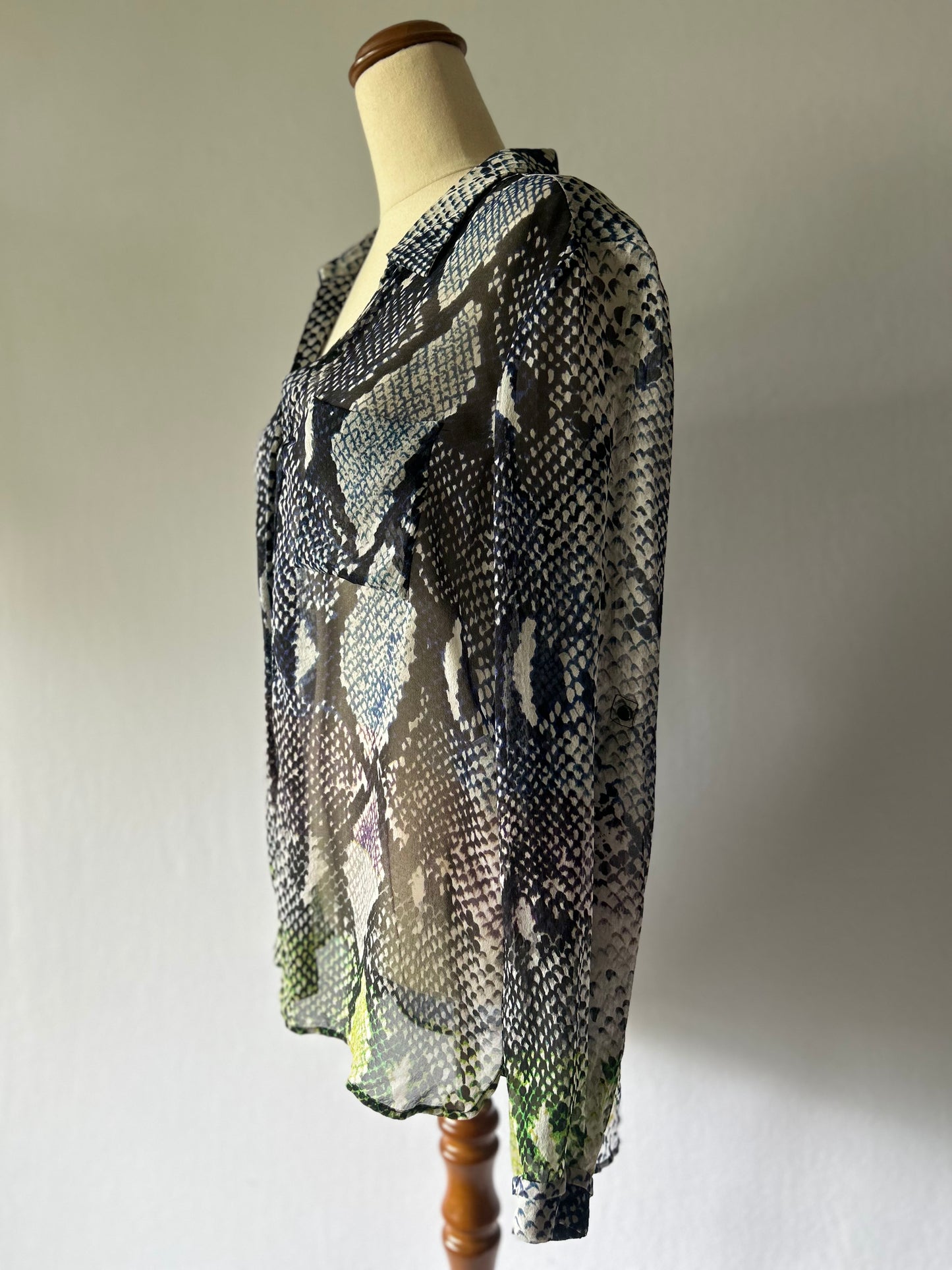 Diane von Furstenberg Silk Snakeskin Print Blouse – Size 6