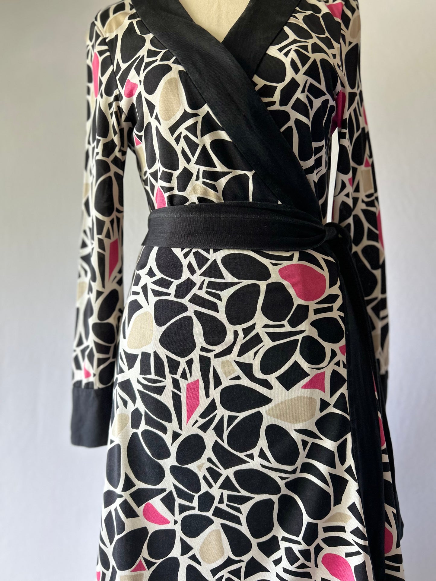 Diane von Furstenberg Silk Wrap Dress – Size 10, Geometric Print