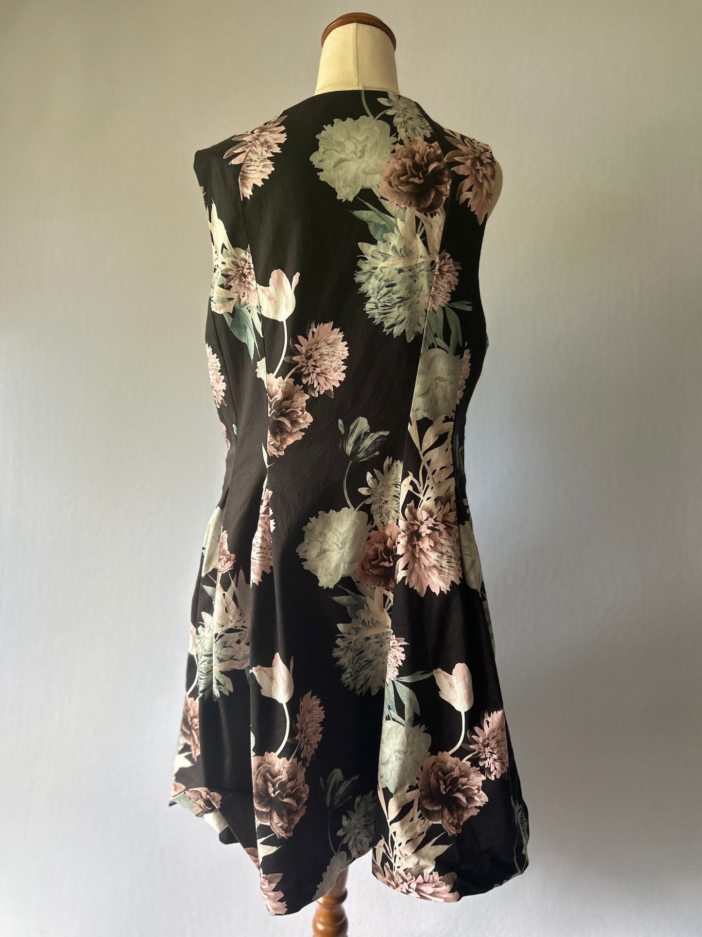 Black Floral Dress – Size 16