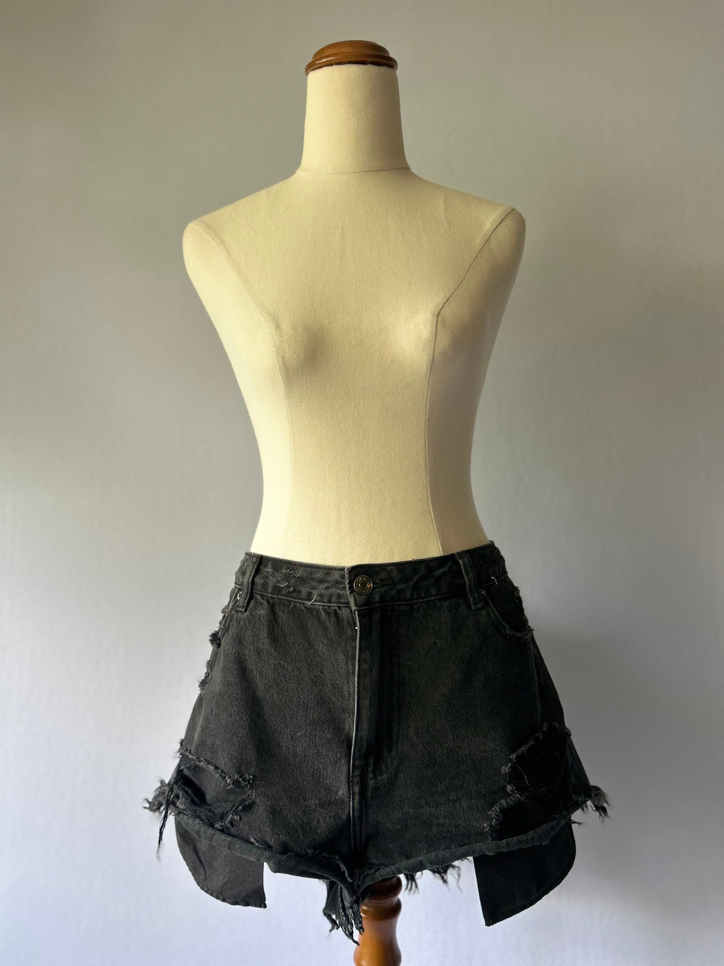 Glassons Distressed Denim Shorts - Edgy Black - Size 14