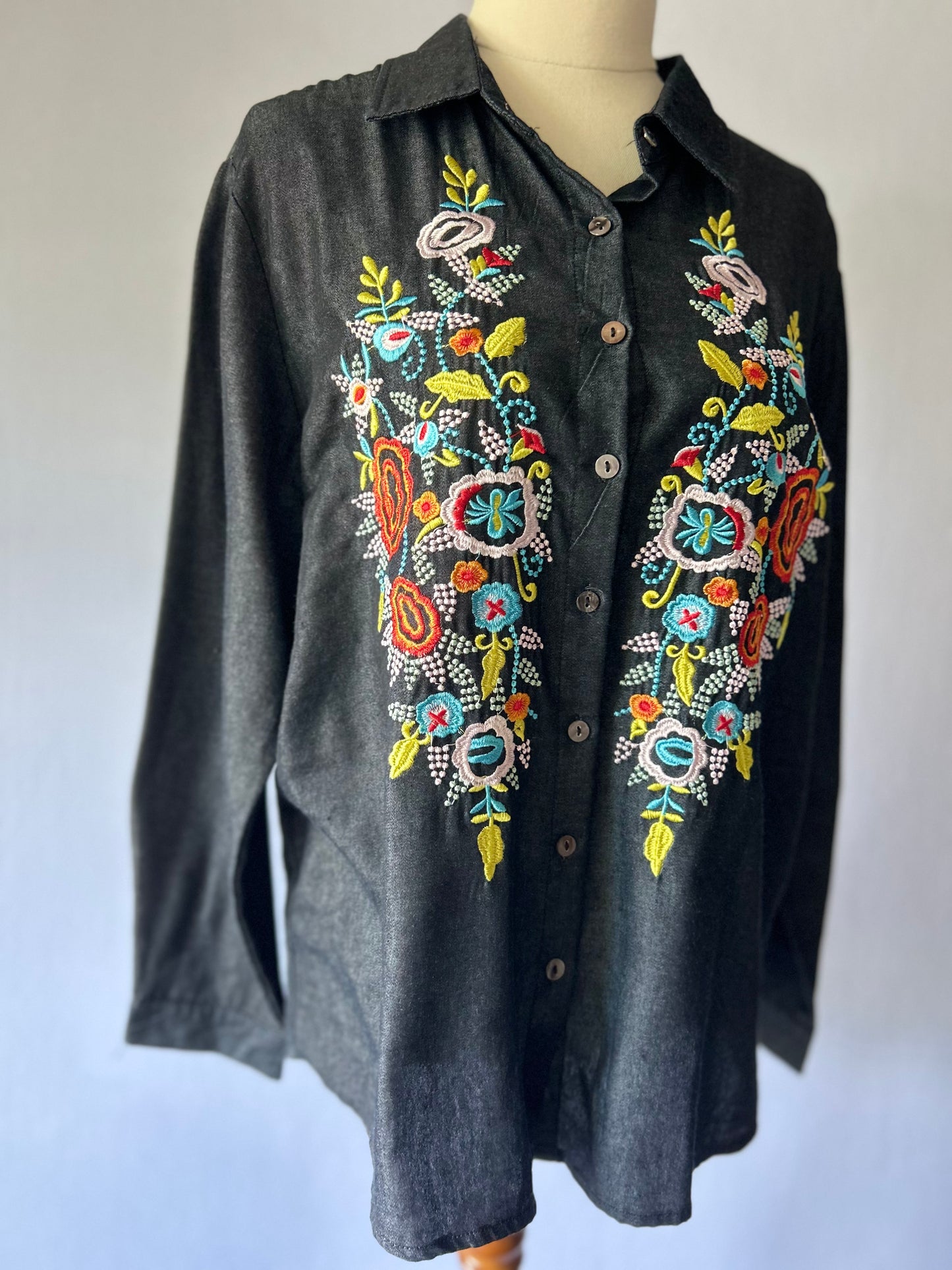 Black Embroidered Shirt – Size L