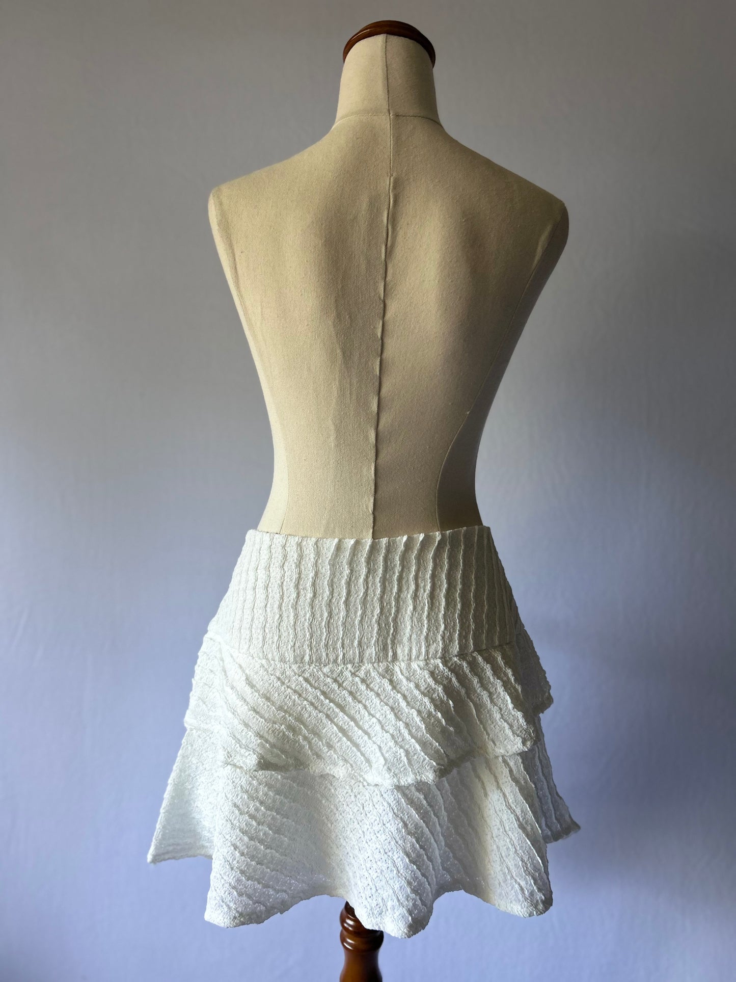 White Ruffle Textured Skort – Size L
