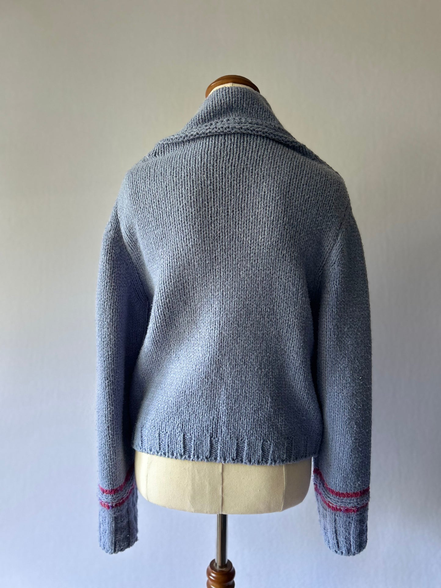 Cornflower Blue Cable-Knit Sweater with Magenta Trim – Size S/M