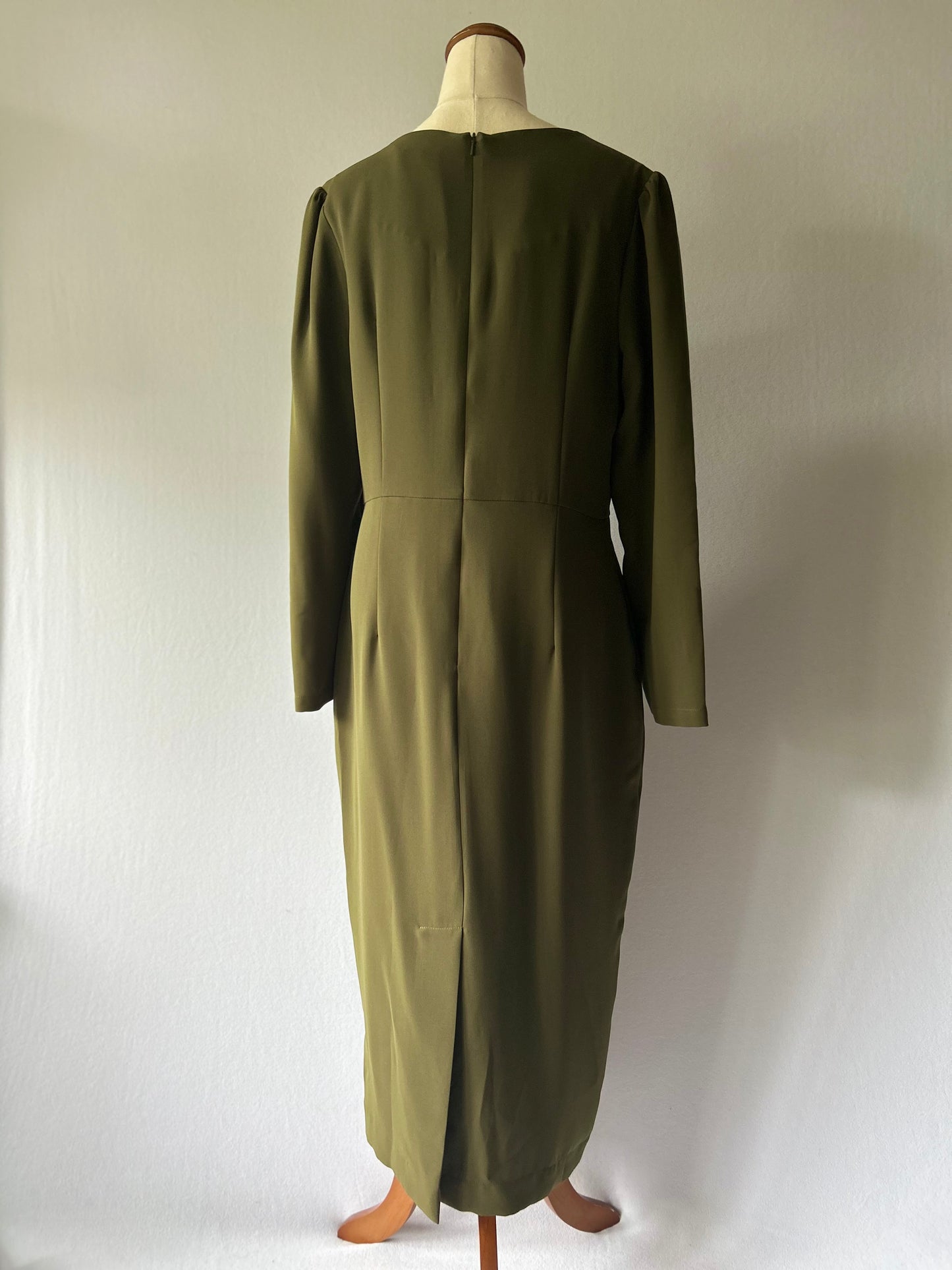 Juliette Hogan Olive Green Column Maxi Dress – Size 10