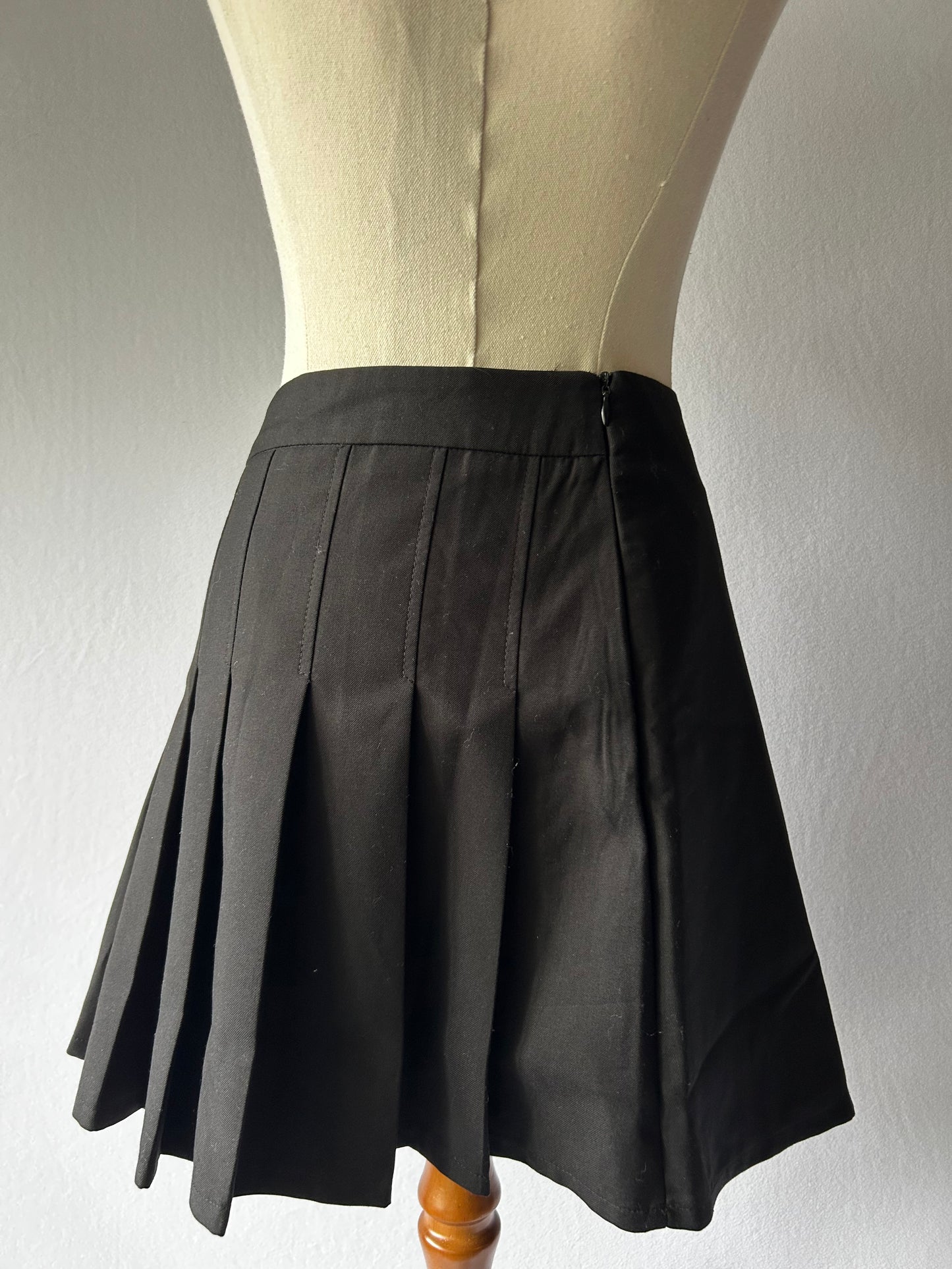 Black Skort with Gold Side Belt – Size small 6/8