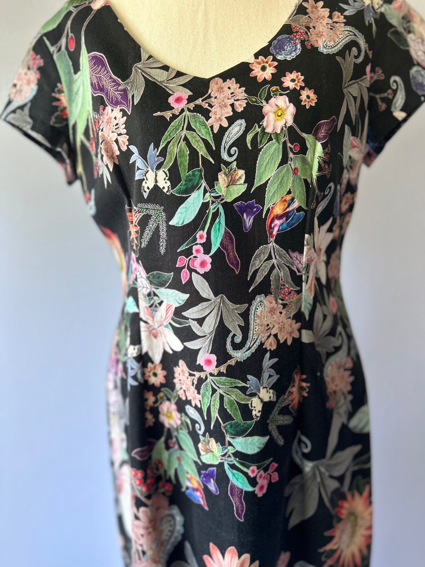 Amber Whitecliffe Floral Dress – Size 10
Made in New Zealand