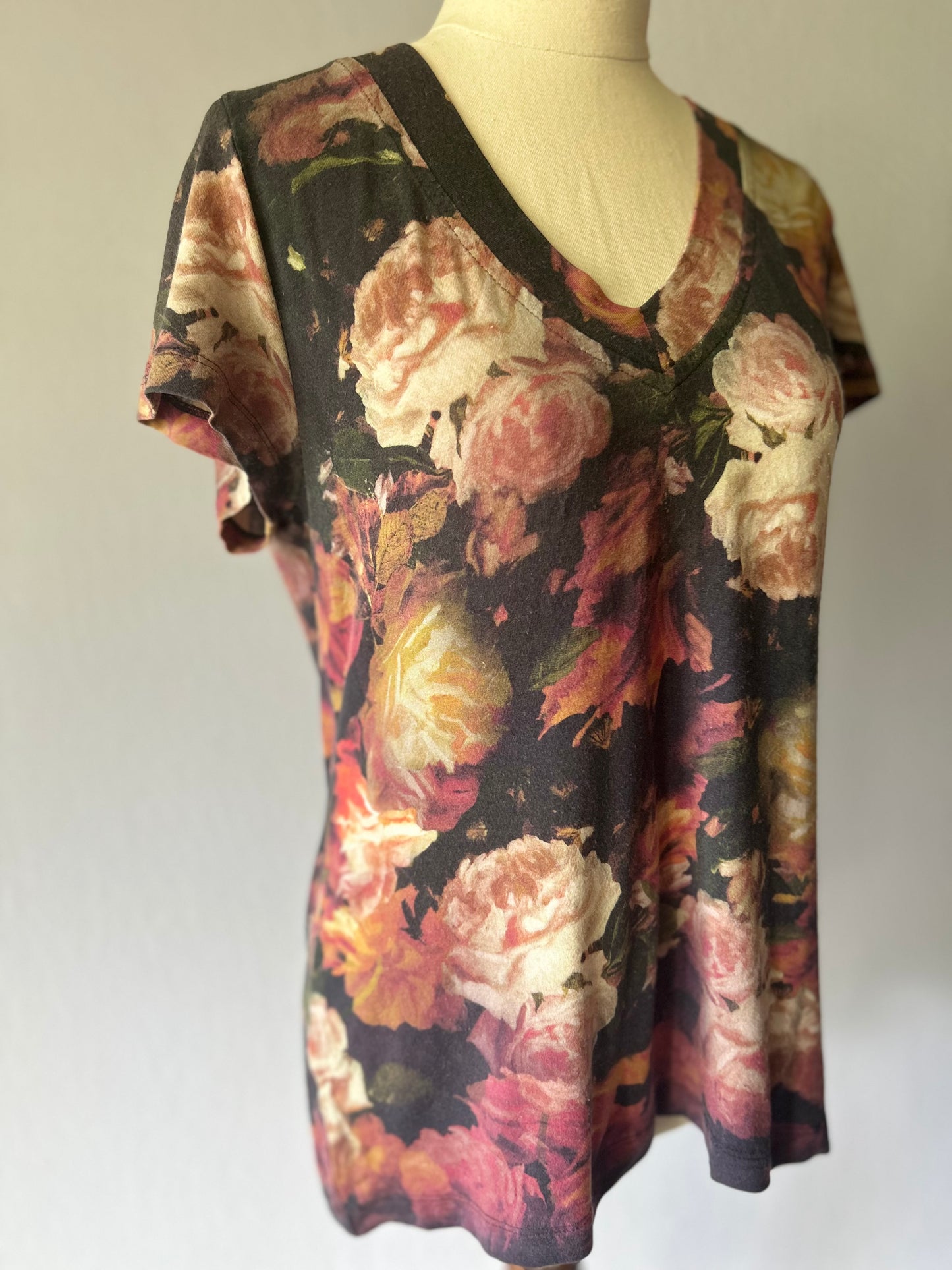 Mardee Floral V-Neck Top – Size 12 – Made in New Zealand
