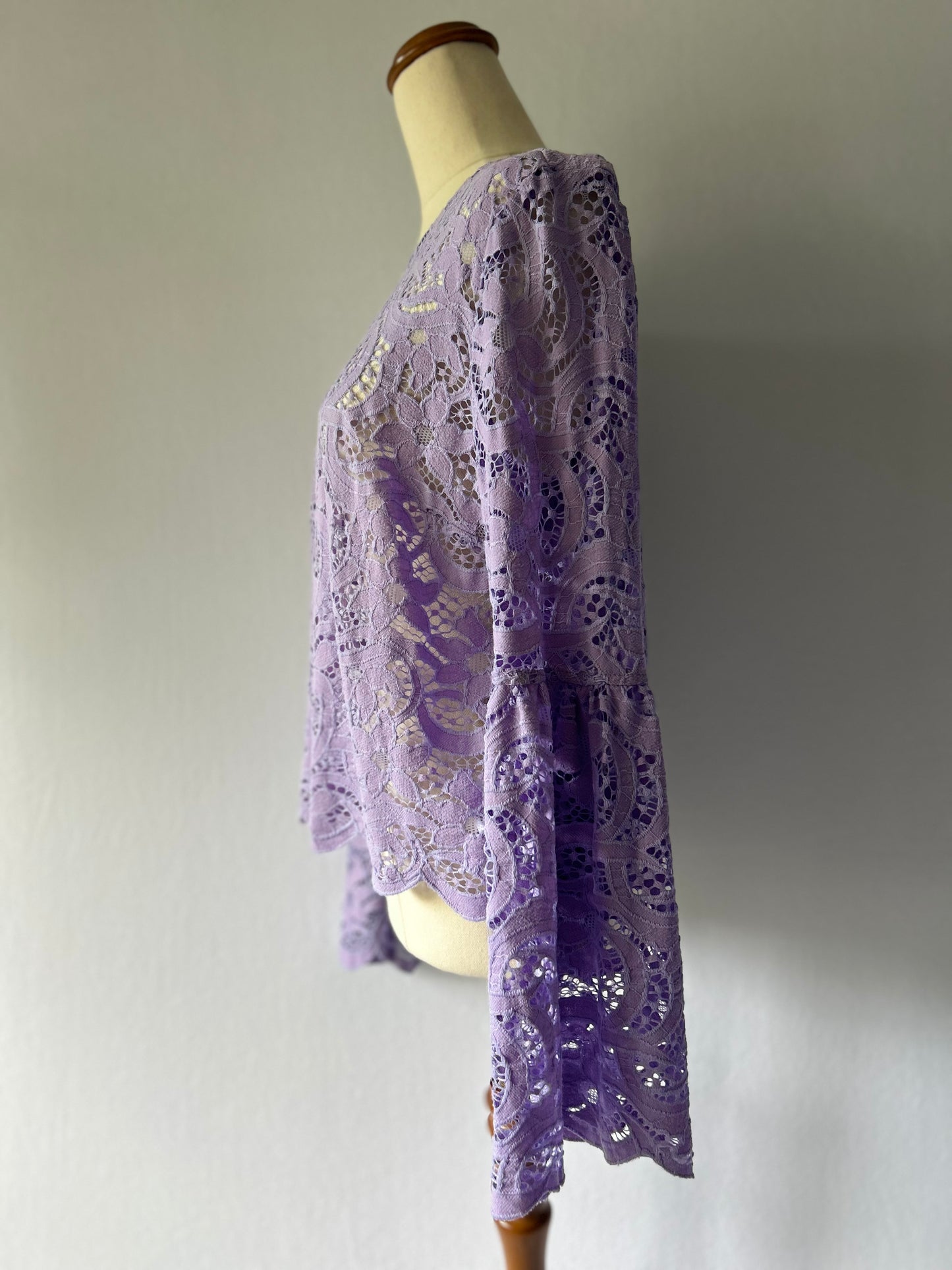 Decjuba Lilac Guipure Lace Bell Sleeve Top - Size 10