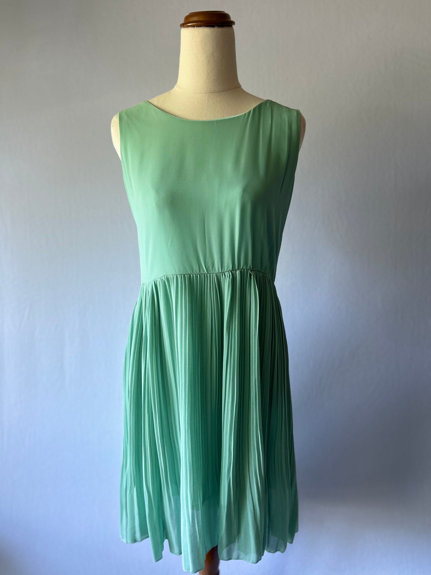 Mint Green Dress – Size Small (Polyester)