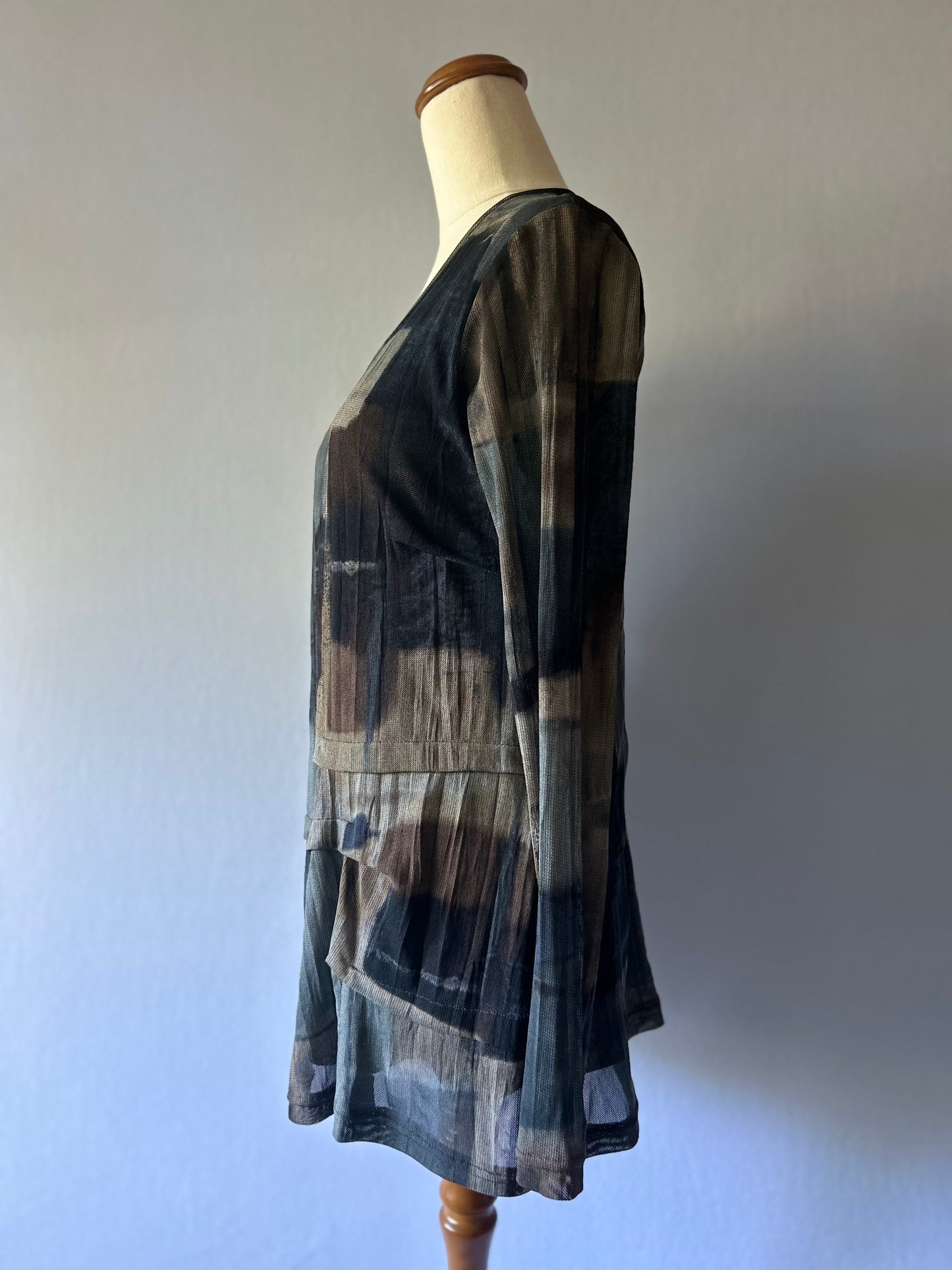 SAS Mesh Longline Top – Size 10 (Made in NZ)