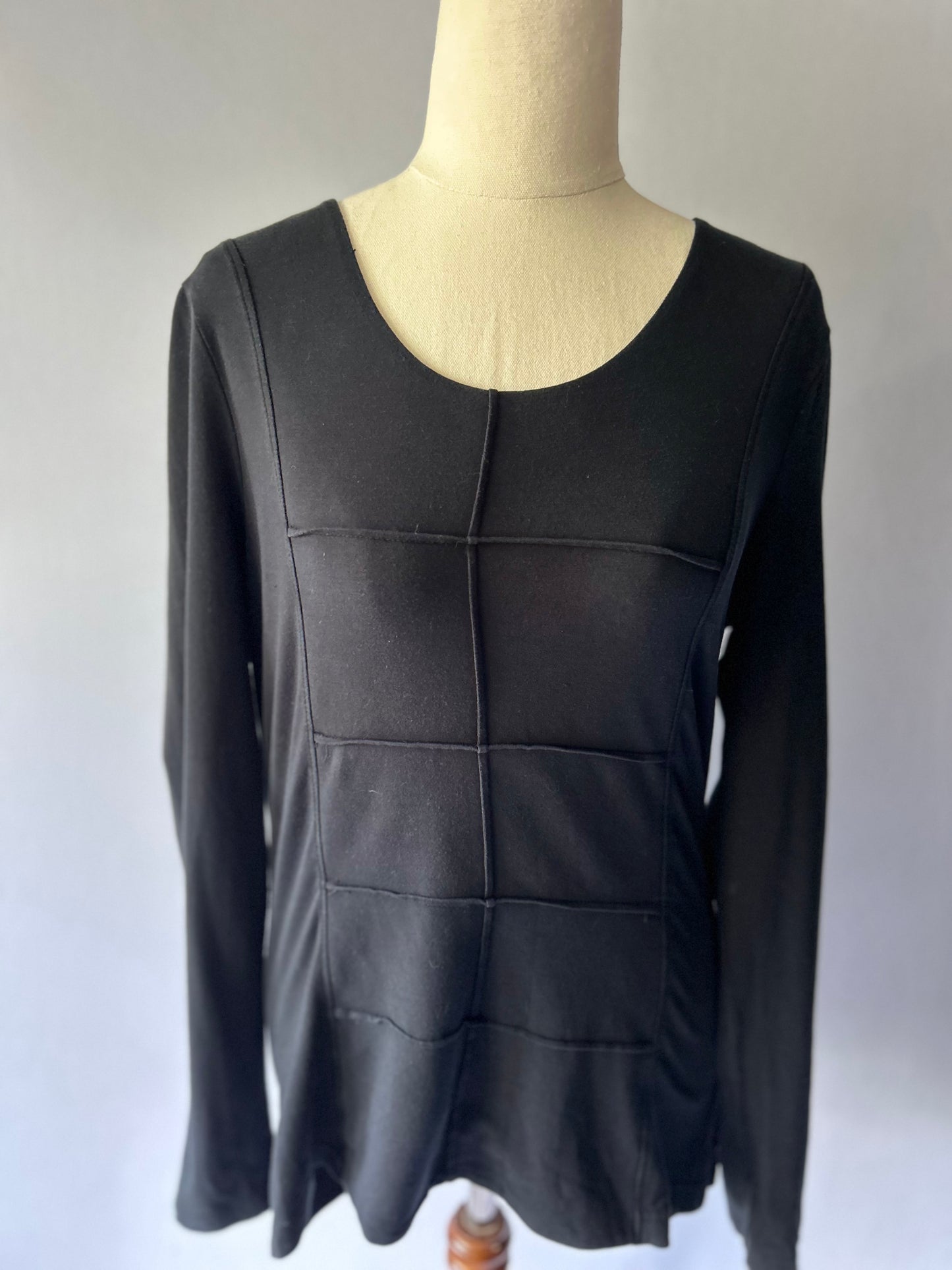 Gerry Weber Geometric Seam Noir Top – Size 38 (US 8)