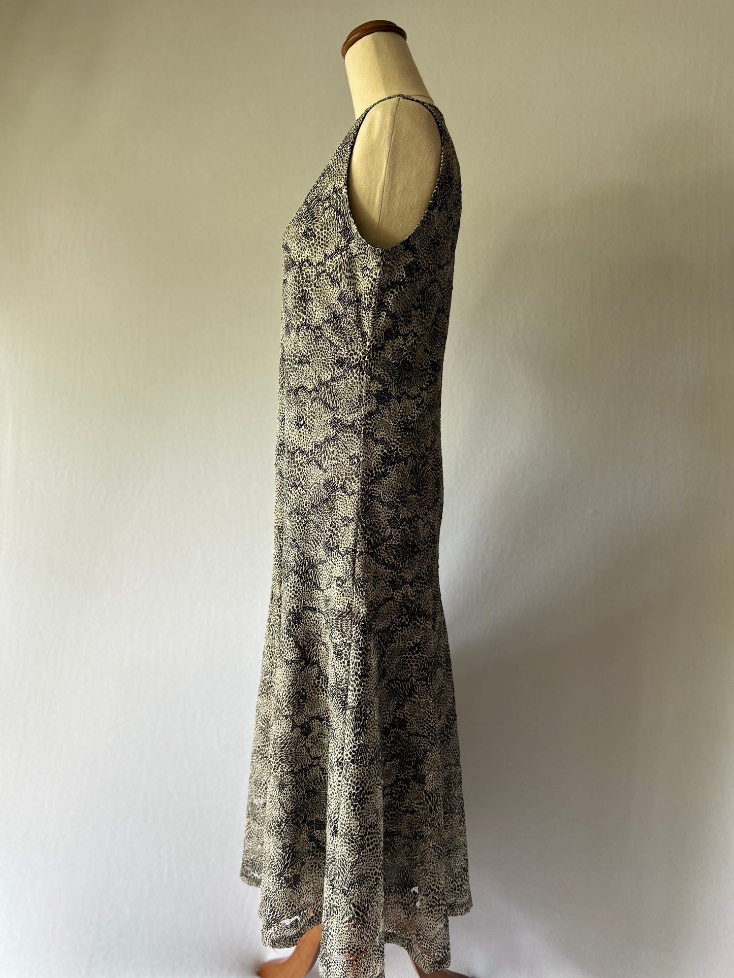 Lace Overlay V-Neck Midi Dress, size 12