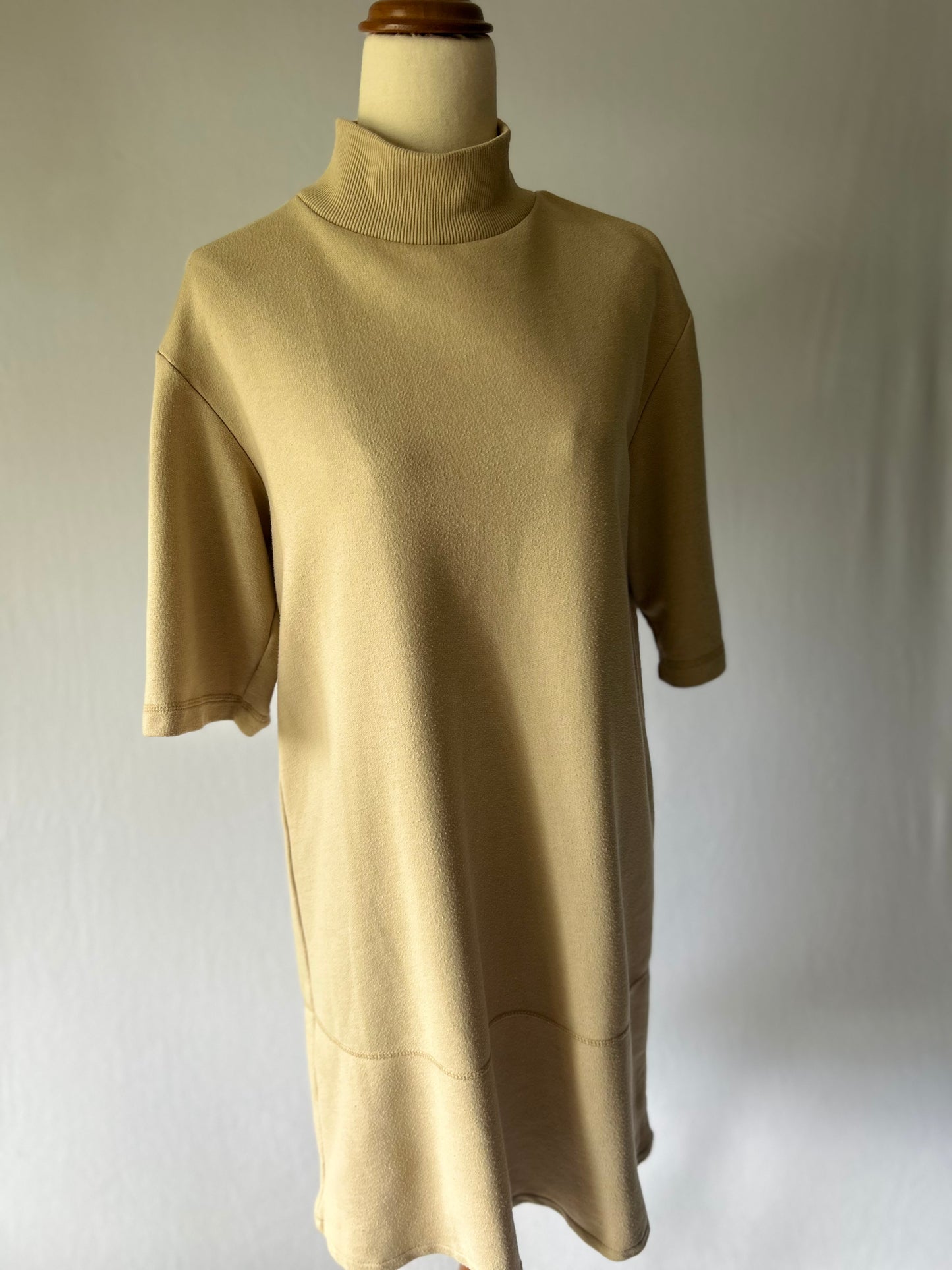 Beige Casual Dress – Size Small