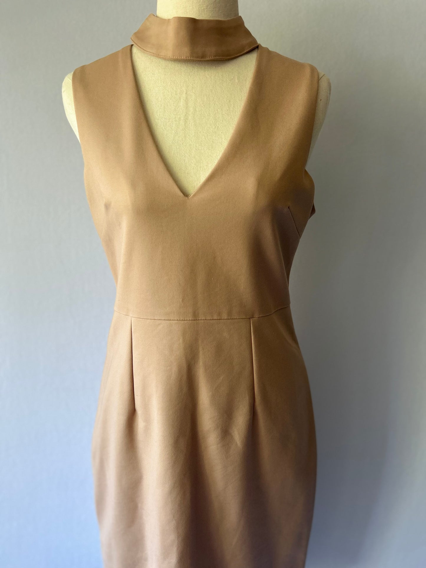 Sass Camel V-Neck Sheath Dress with Choker Detail - Size 10