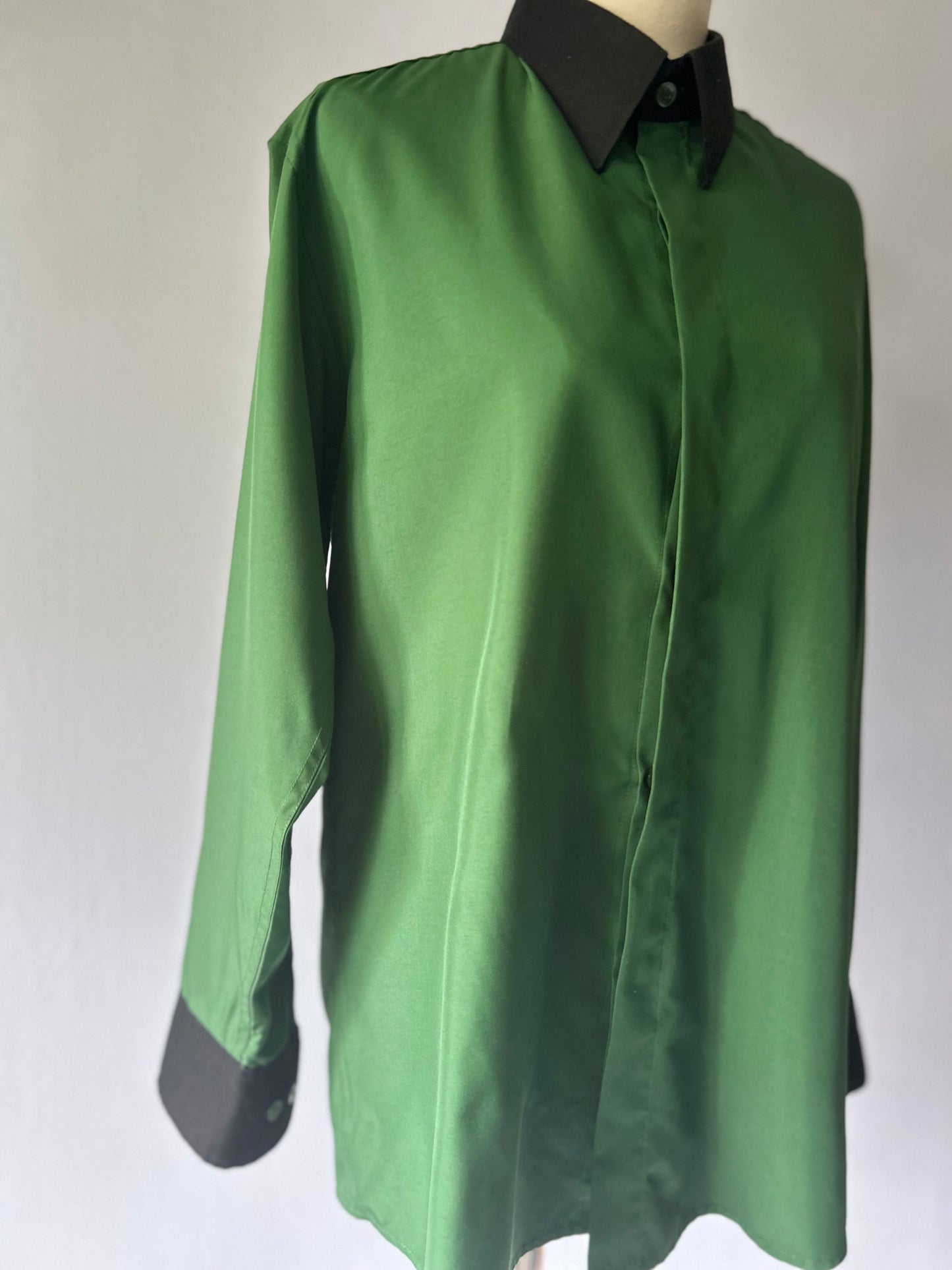 Green Satin Shirt with Contrast Collar – By Ant (Size M/L)