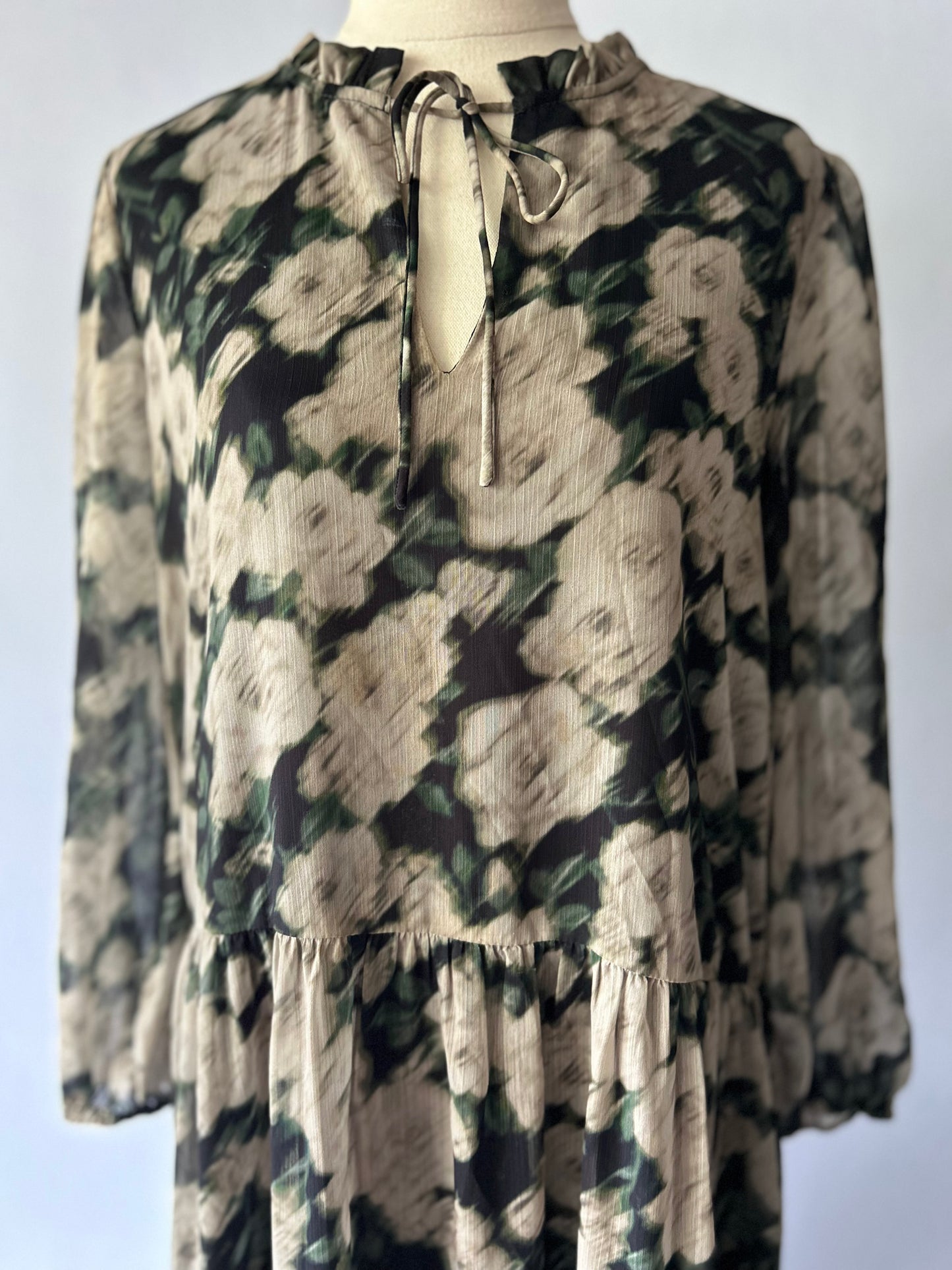 Decjuba 100% Recycled Polyester Tiered Floral Midi Dress - Size 8