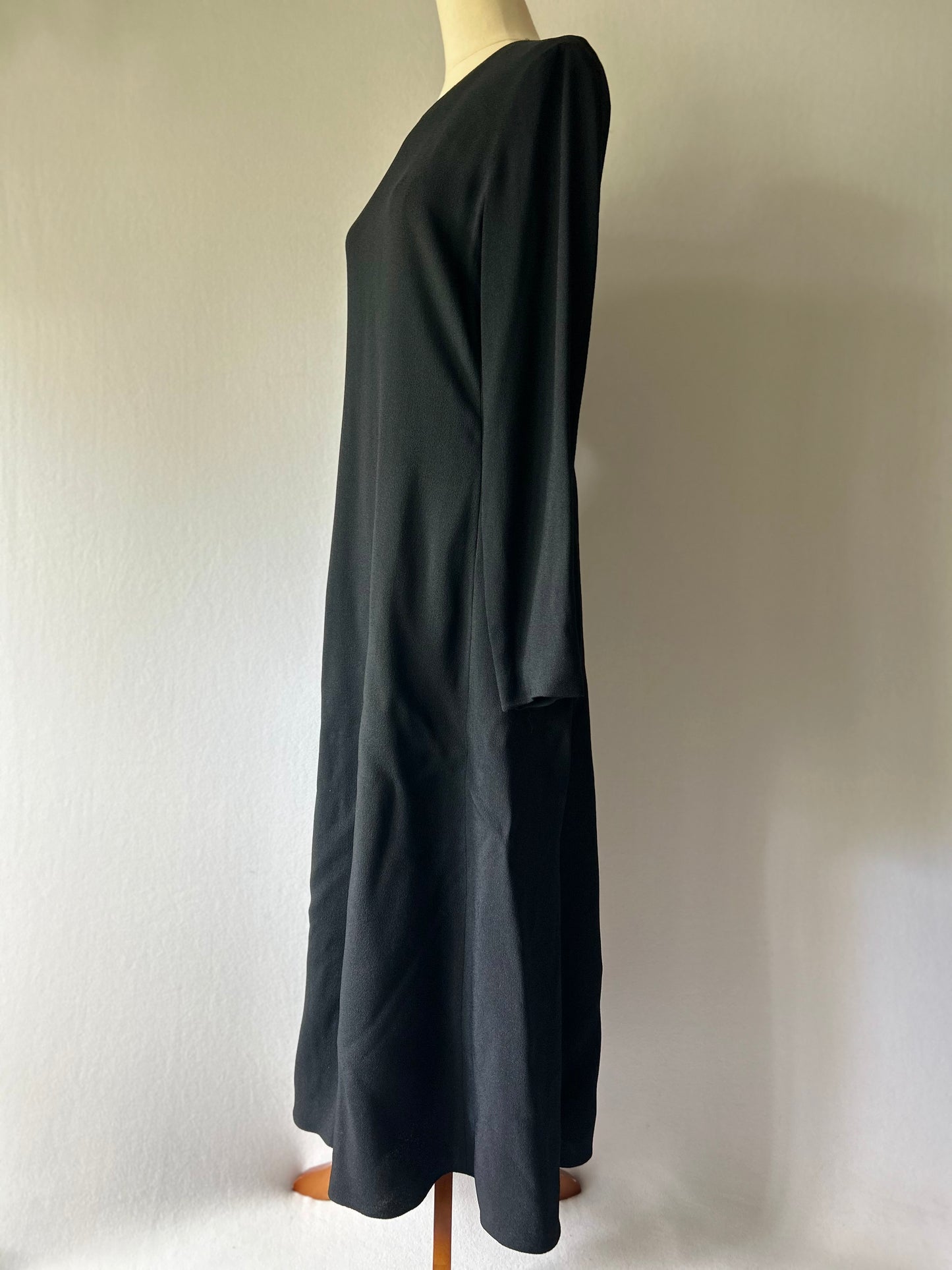 Theory Boat Neck Long Sleeve Midi Dress – Size 4