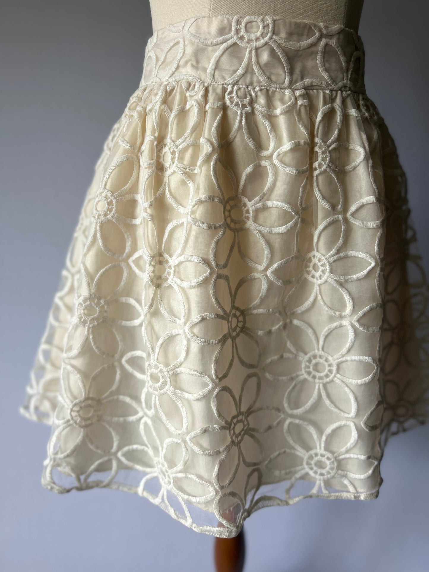 Floral Embroidered Skirt – Size 8