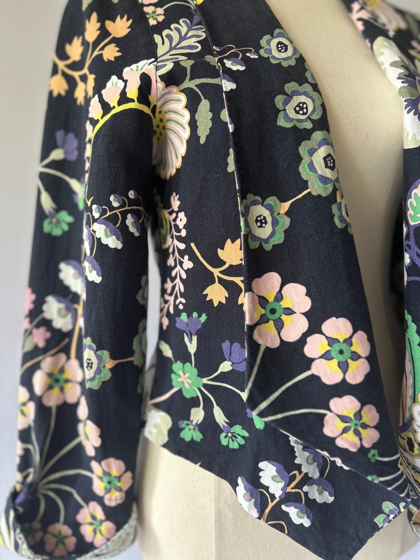 Bettie Monroe Floral Blazer - Made in NZ - Size Small