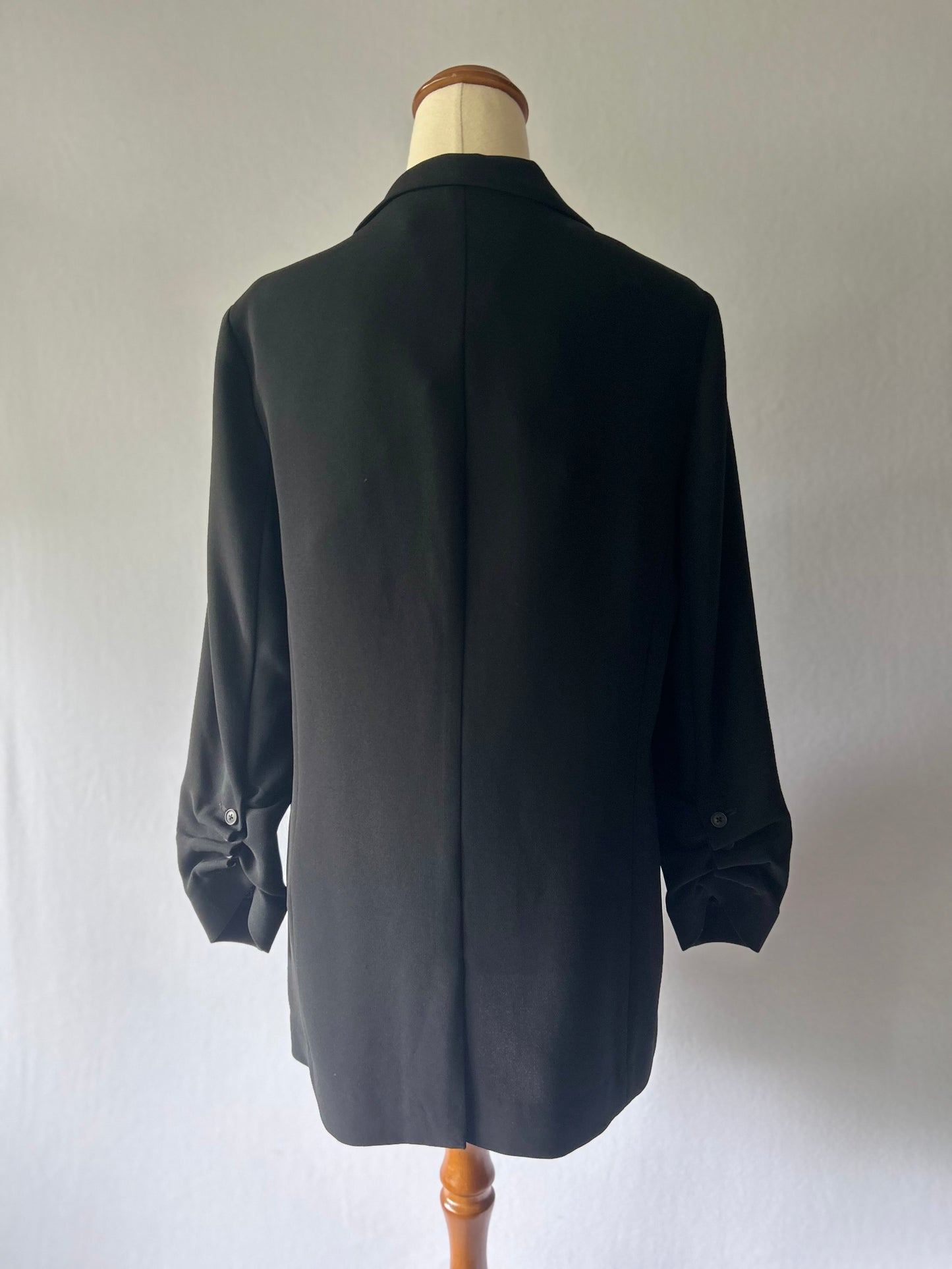 Elizabeth and James Tailored Crepe Blazer – Size 6