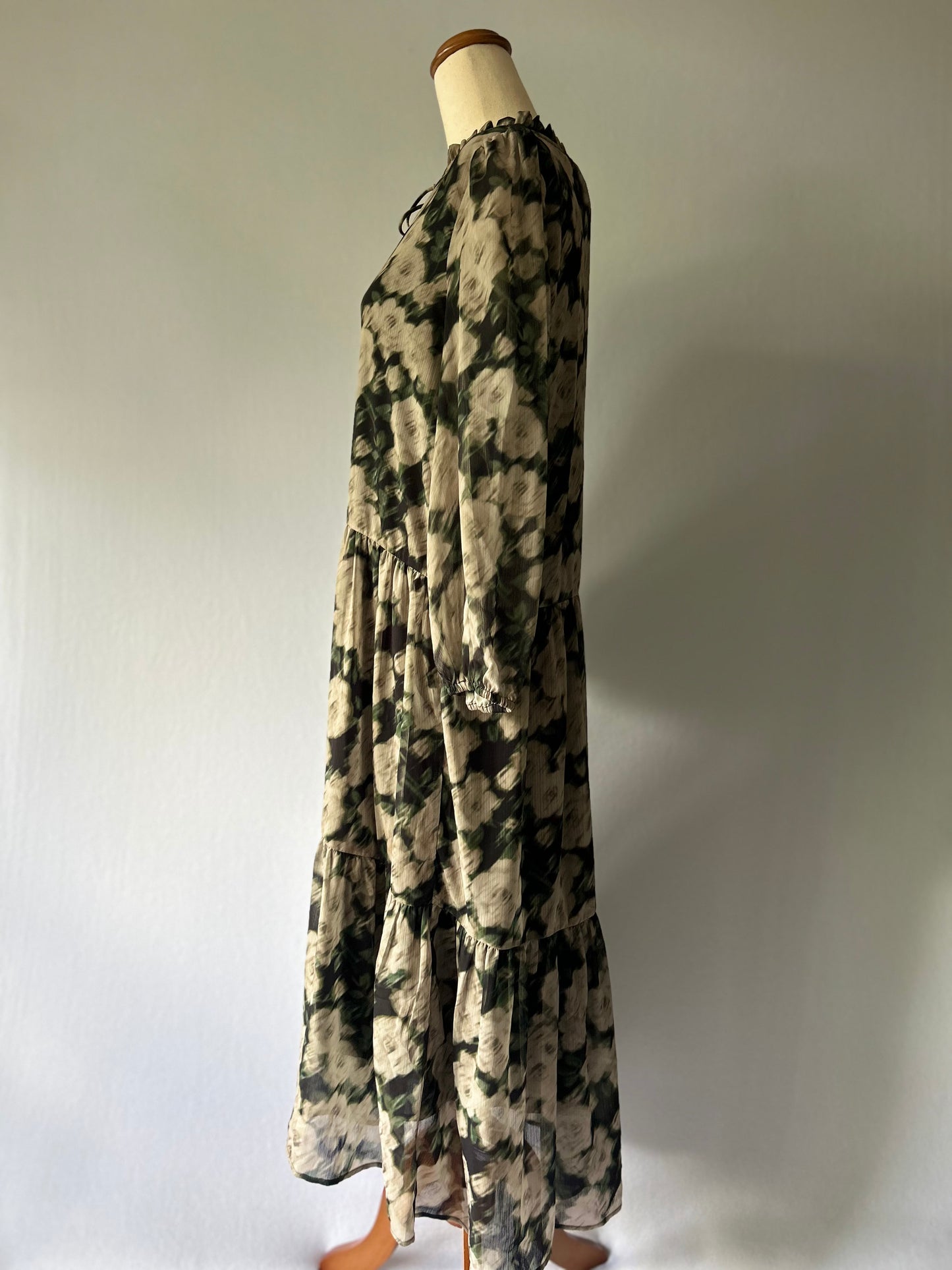 Decjuba 100% Recycled Polyester Tiered Floral Midi Dress - Size 8