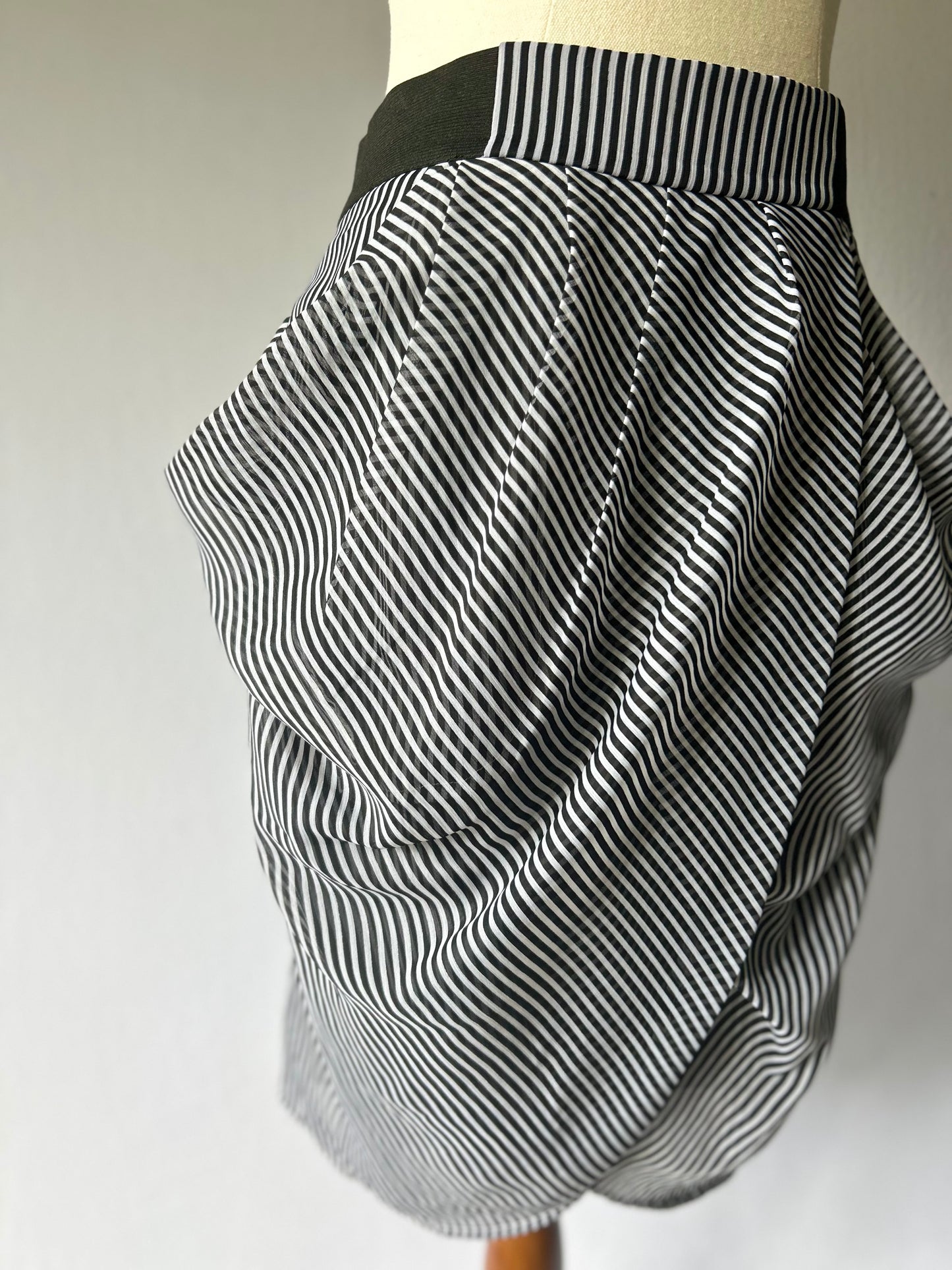 Black & White Striped Draped Skirt – Max Size 10