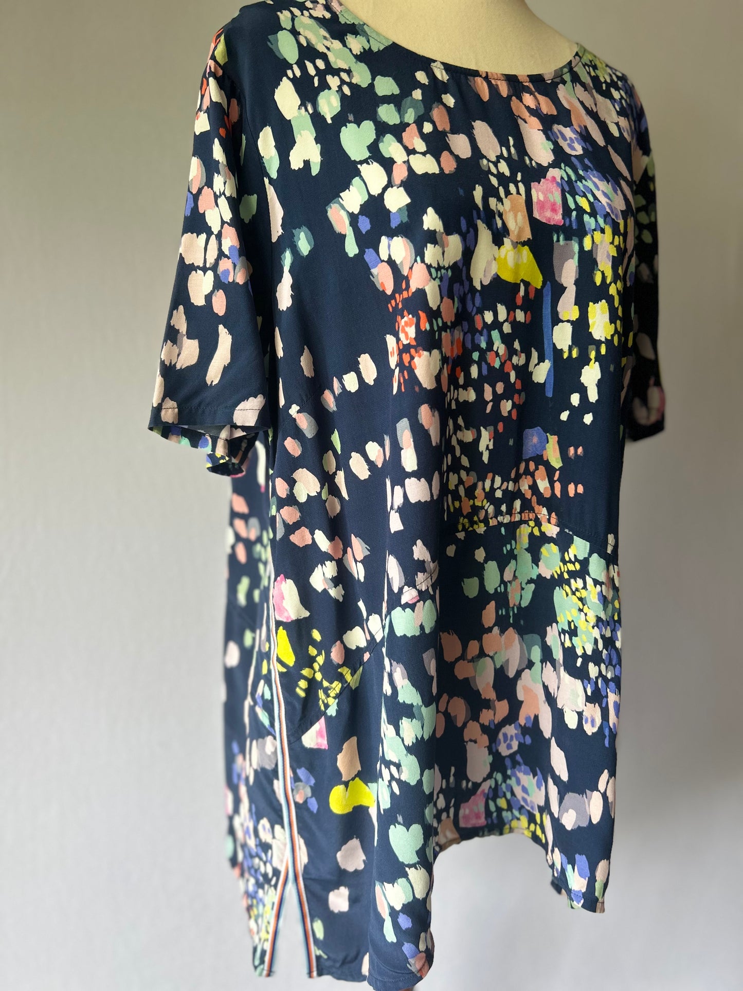 Verge Confetti Print Top – Size Small | Made in New Zealand