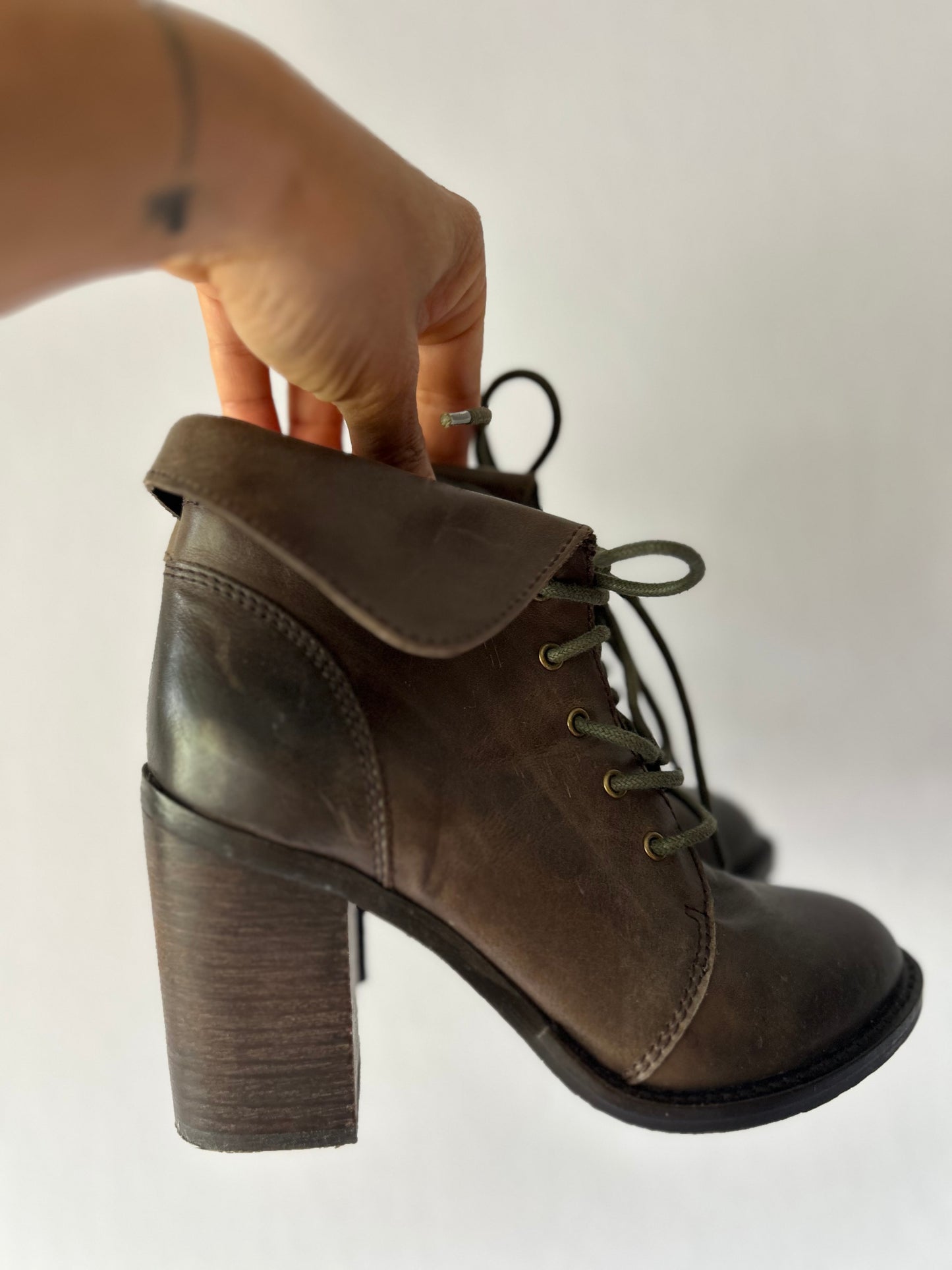 Distressed Leather Lace-Up Combat Ankle Boots with Block Heel (Size 36)