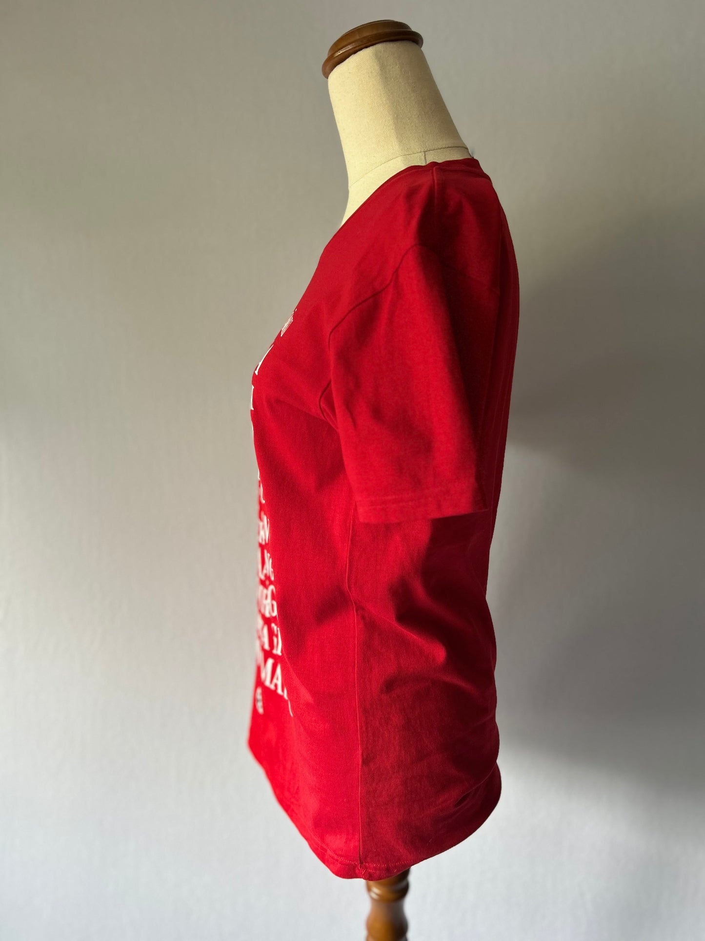 Māori Language Red Graphic T-Shirt - Cotton