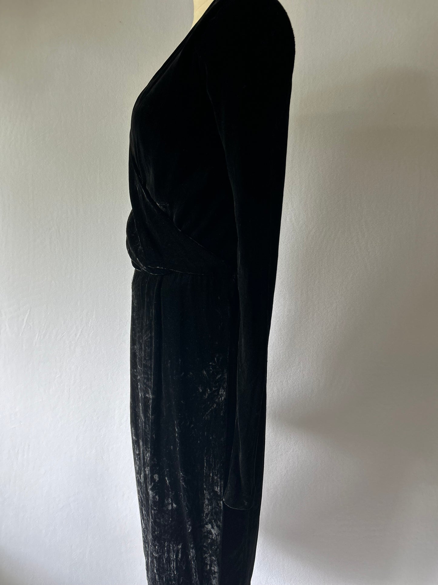 Juliette Hogan Velvet Wrap Dress – Size 8