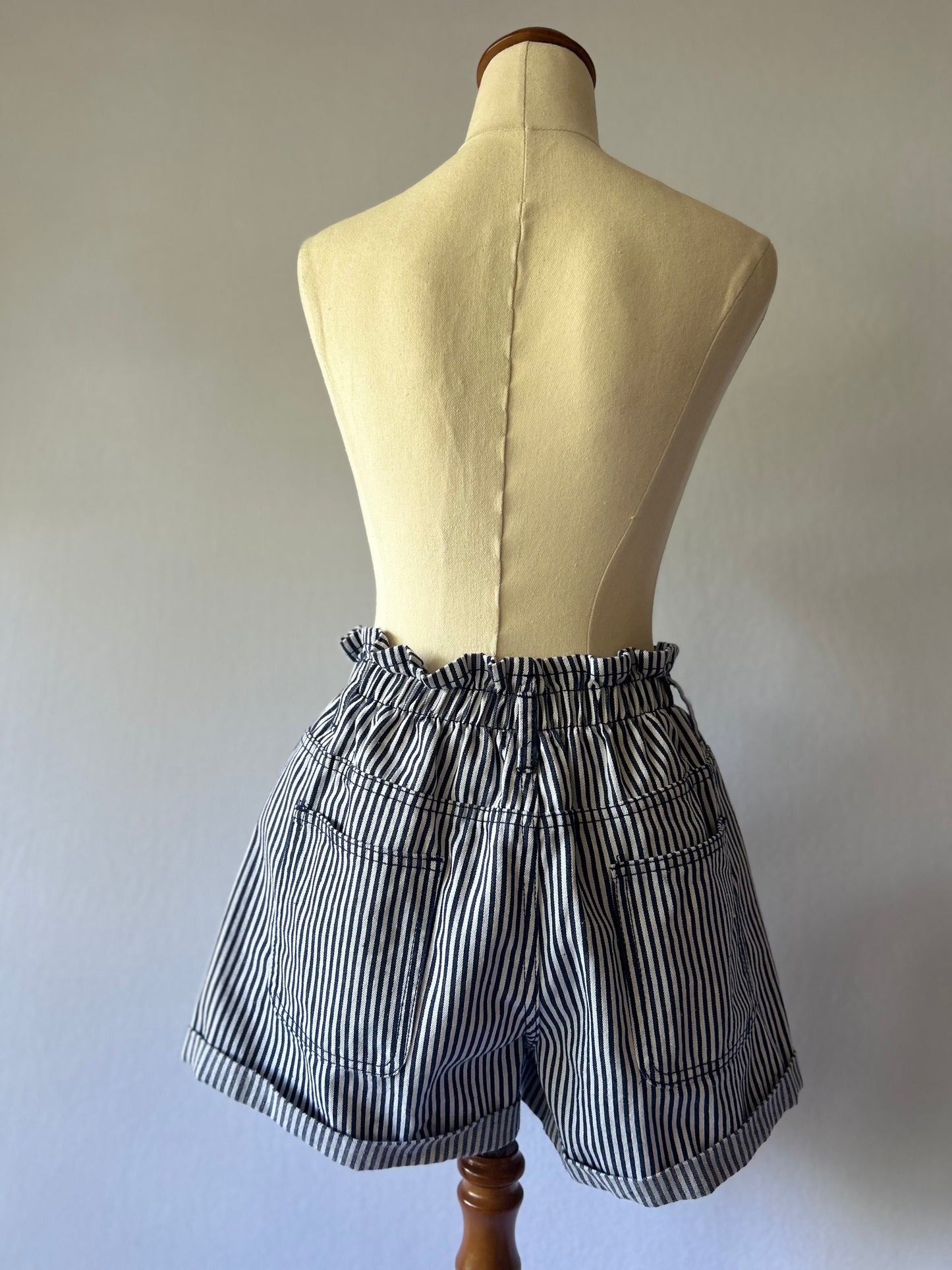 High-Waisted Striped Paperbag Waist Shorts - Size M (Cotton Blend)