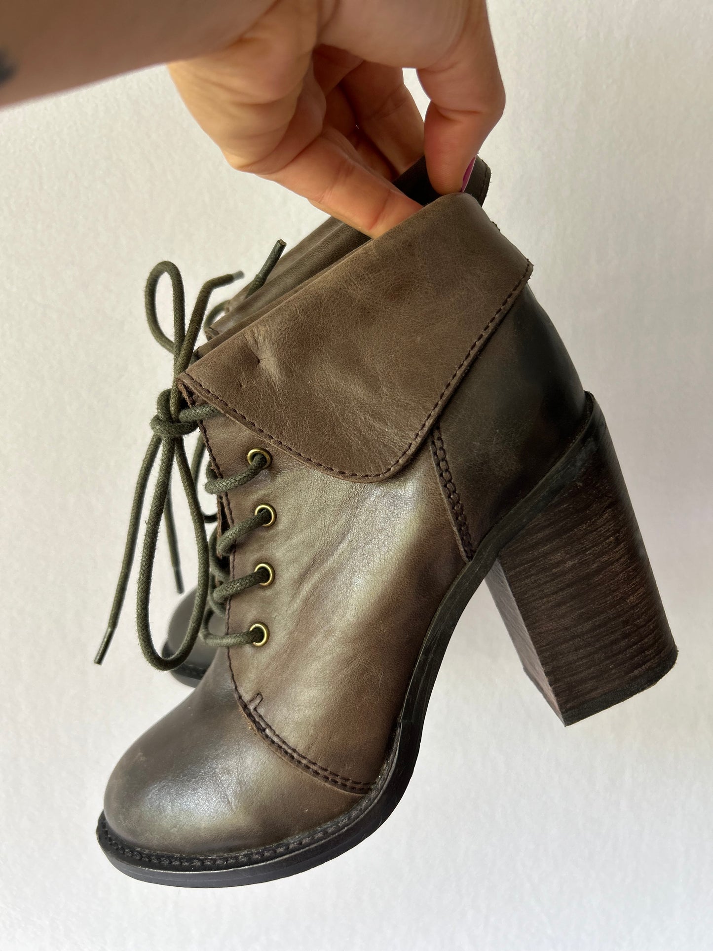 Distressed Leather Lace-Up Combat Ankle Boots with Block Heel (Size 36)