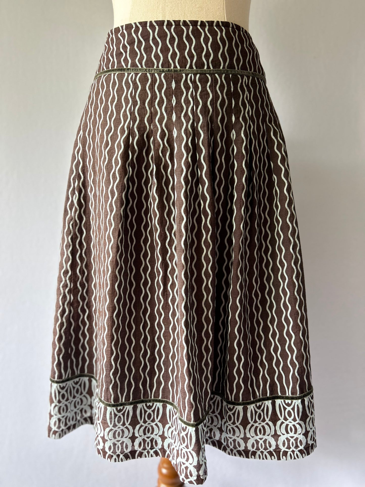Brown Wavy Print A-Line Midi Skirt - Size 12