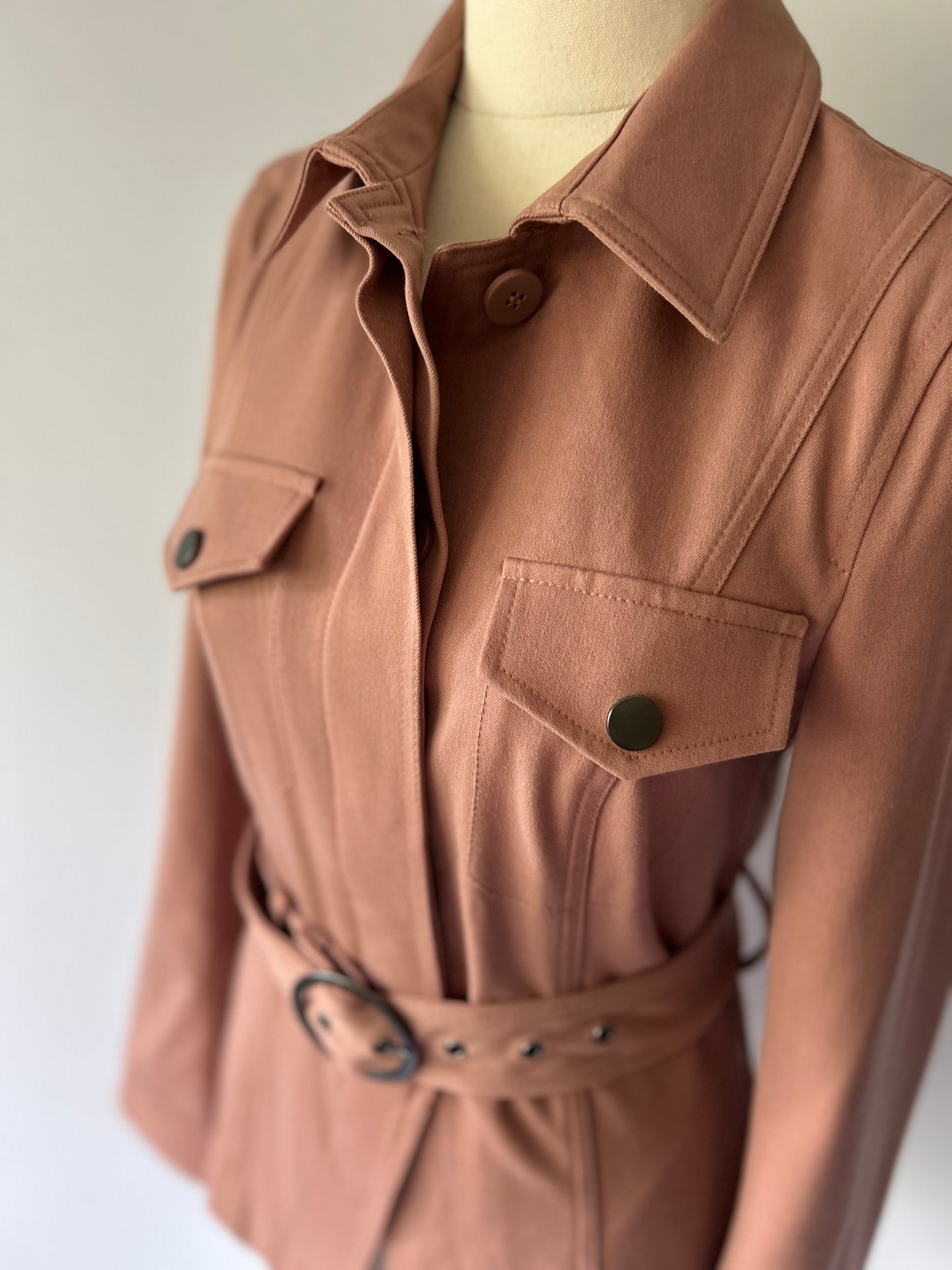 Elegant Dusty Rose Belted Safari Jacket – Size 6