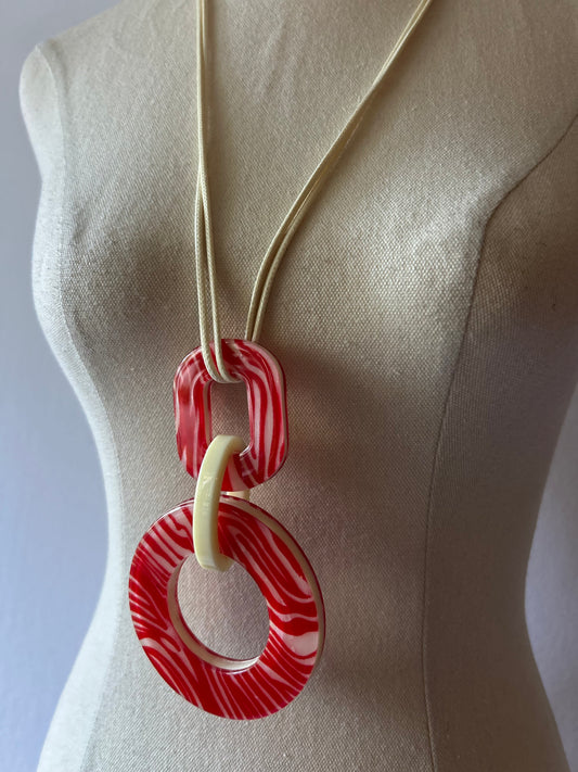 Maximalist Geometric Resin Link Pendant Necklace - Red & Cream