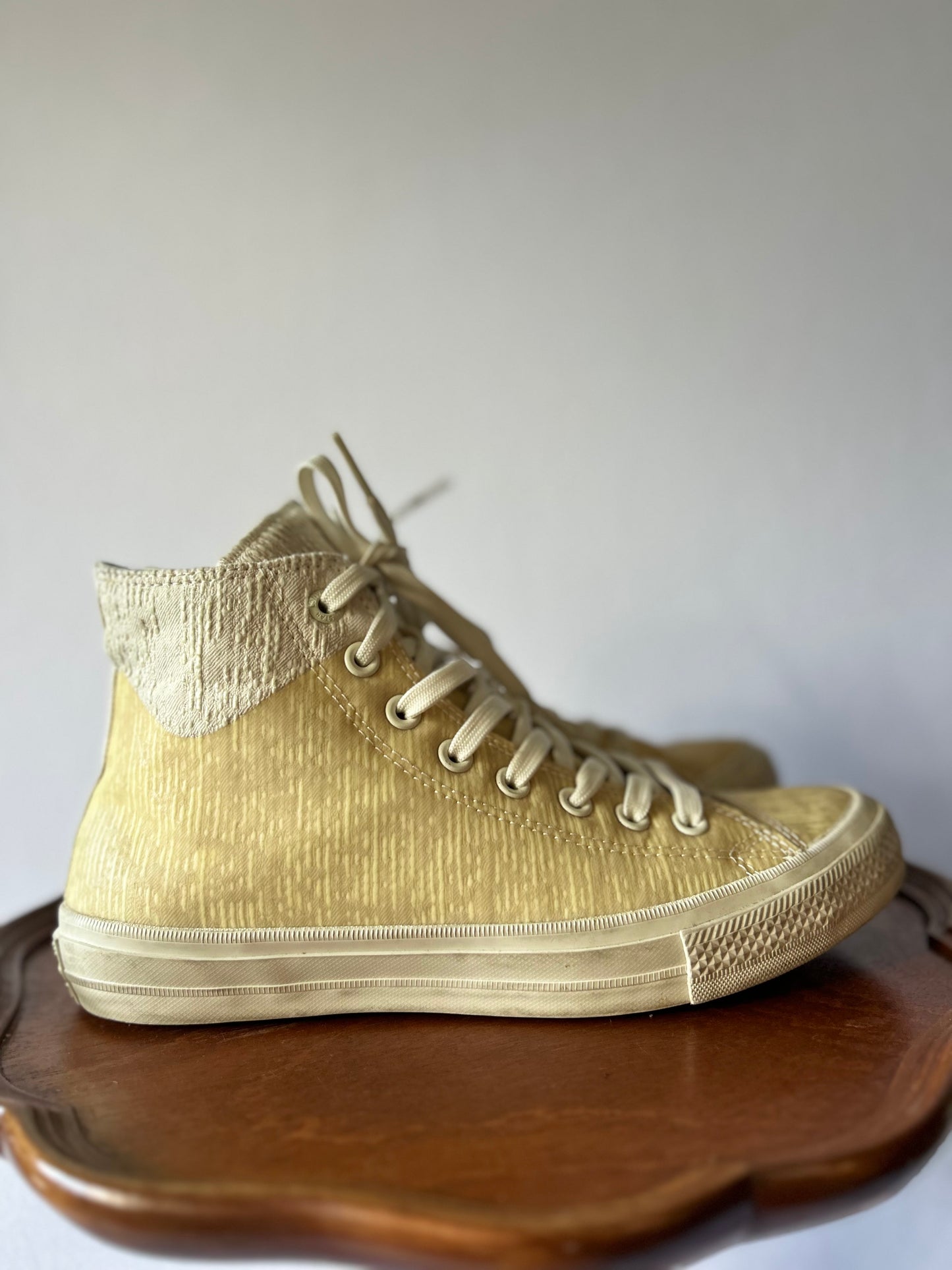 Converse Chuck Taylor All Star High Top Sneakers - Water-Repellent Textured Yellow - Size US Men's 8 / Women's 10