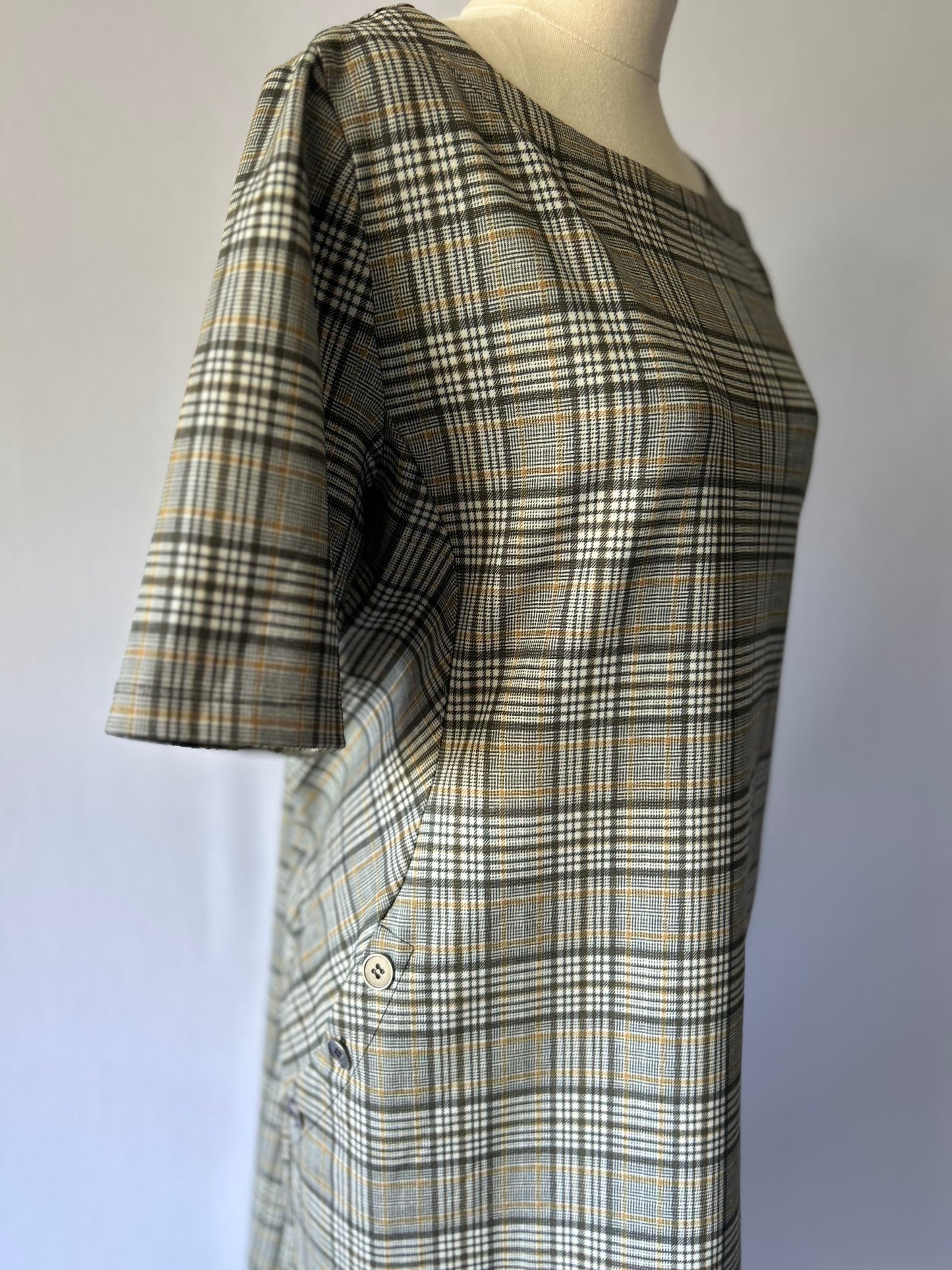 Classic Plaid Shift Dress – Size L