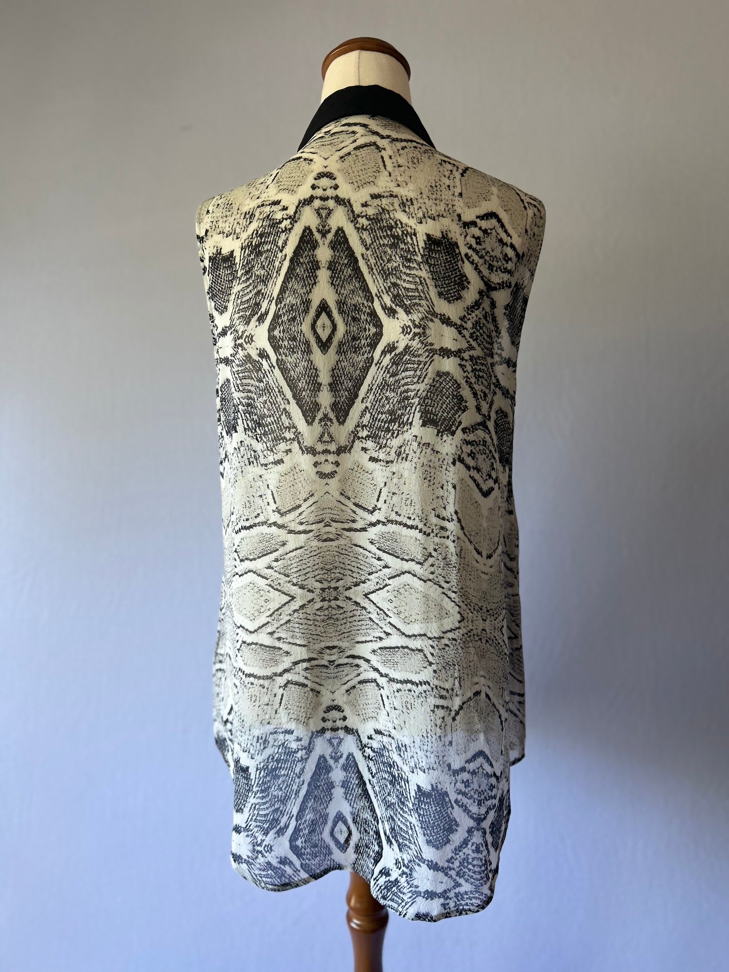 Saba Silk Sleeveless Shirt – Size 10, Black & White Python Print