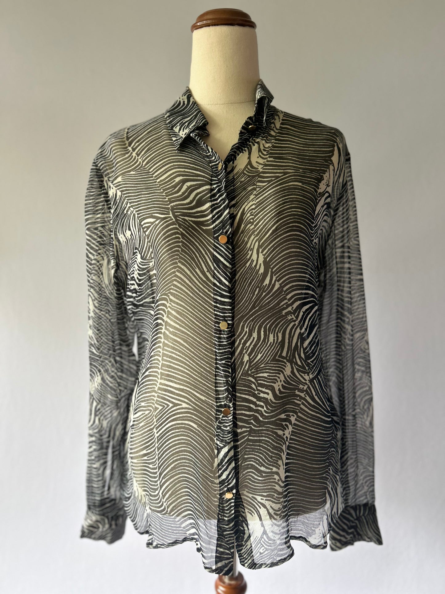 Helen Cherry Graphic Zebra Print Silk Blouse – Size M
