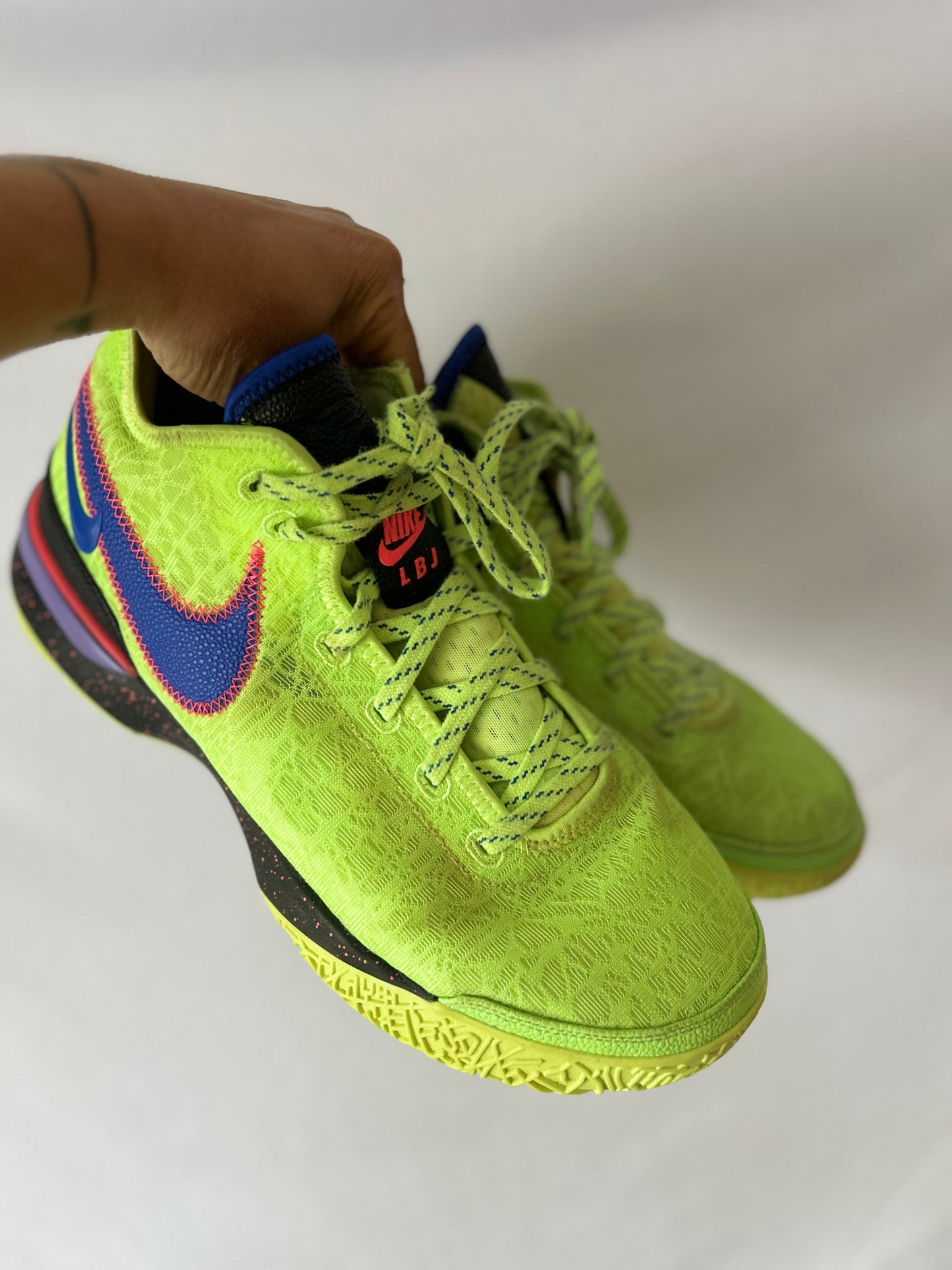Nike Performance Basketball Sneakers – Volt / Hyper Blue
Size: Men's US 12 / UK 11 / EUR 46