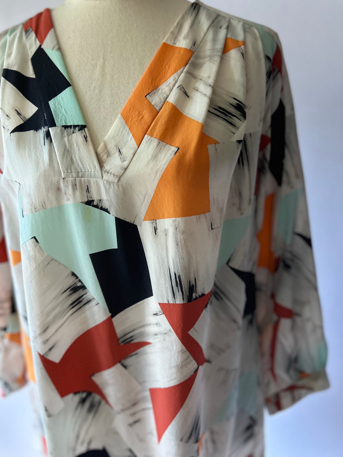 Diane von Furstenberg Silk Blouse – Abstract Print, Size 4