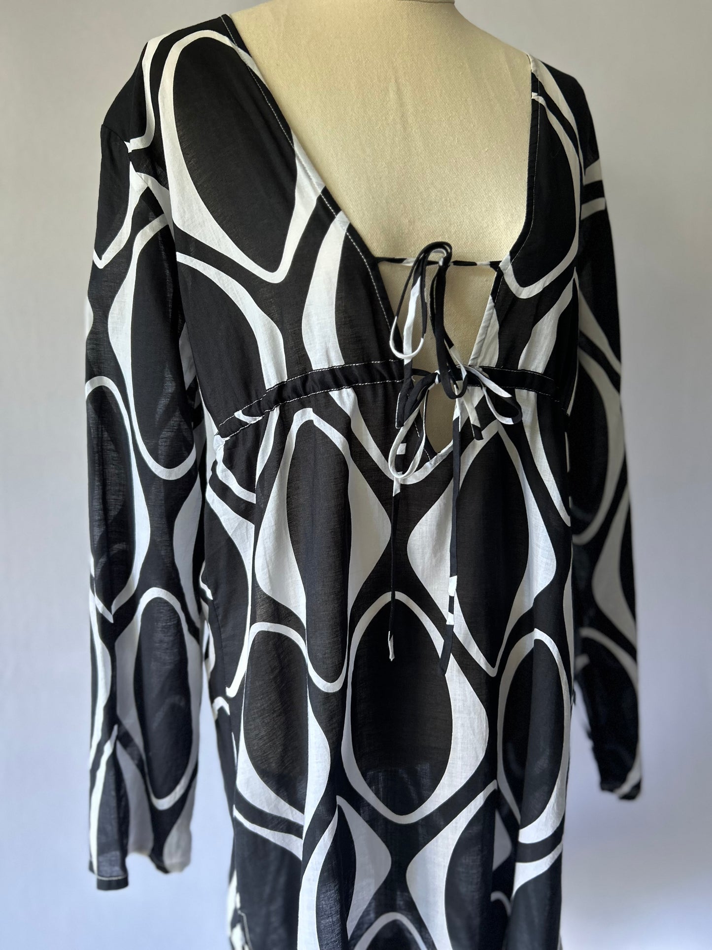 Black & White Patterned Cotton Dress – Size M