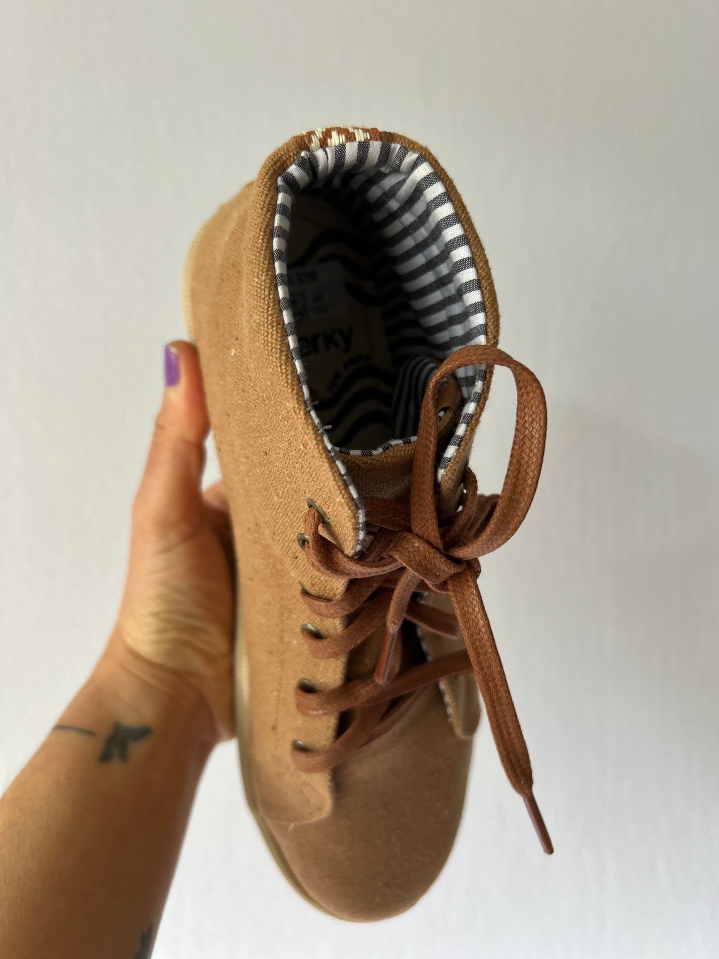 Perky High-Top Sneakers – Size EUR 41 / USA 10 / BR 39 – Made in Brazil (New with Tag)