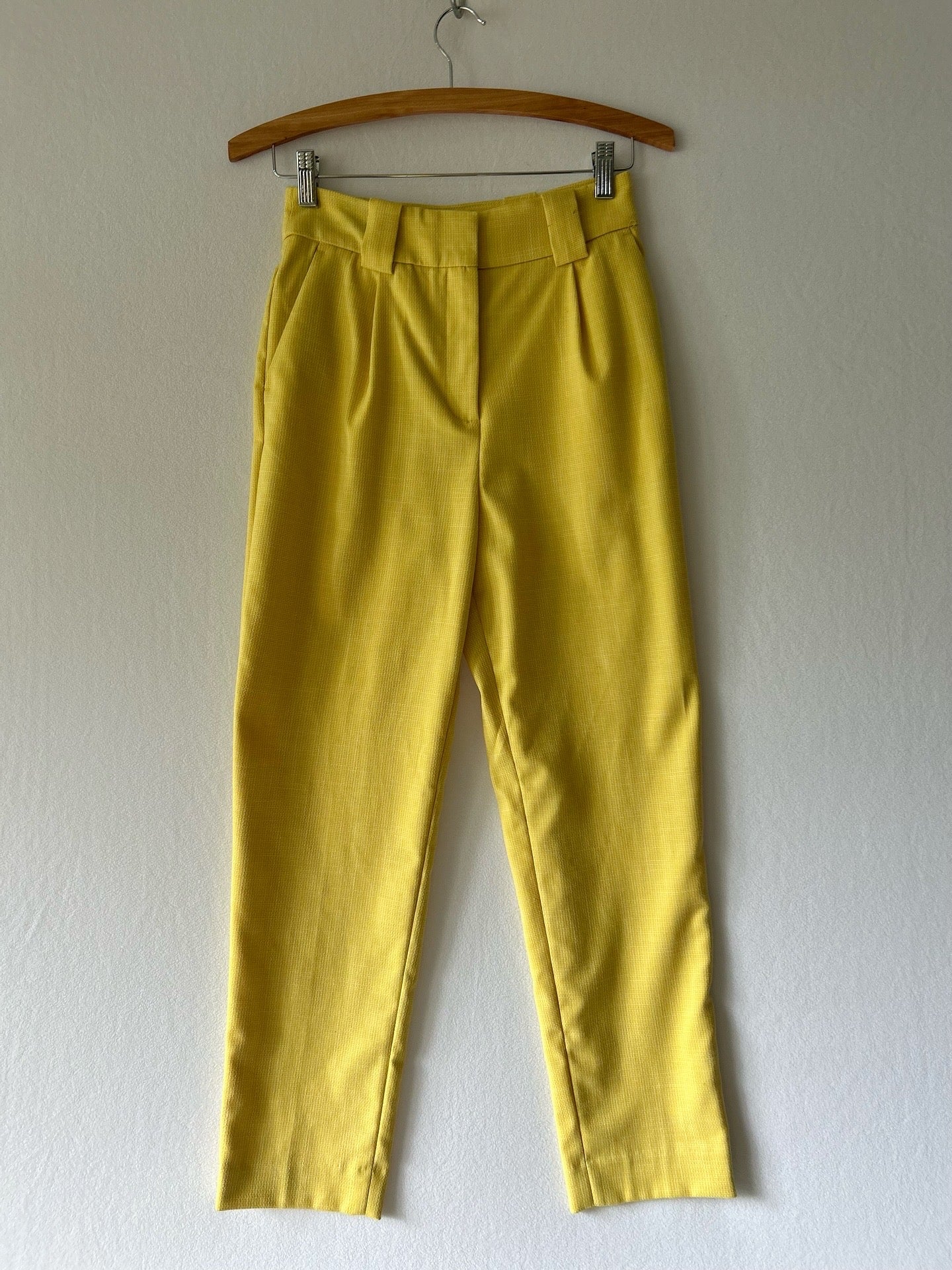 Yellow Tailored Pants – Size 6