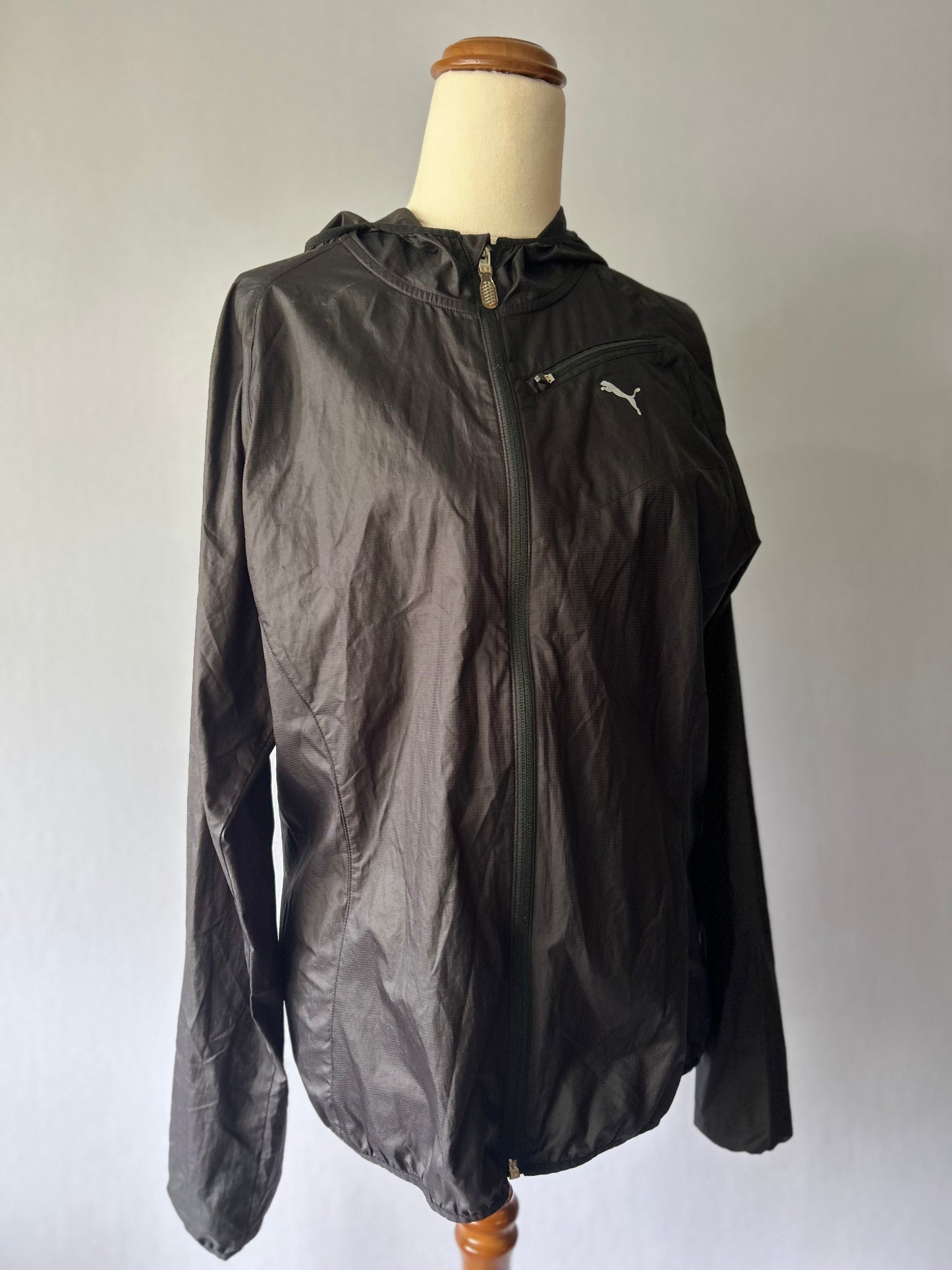 Puma Performance Lightweight Hooded Windbreaker – Size M