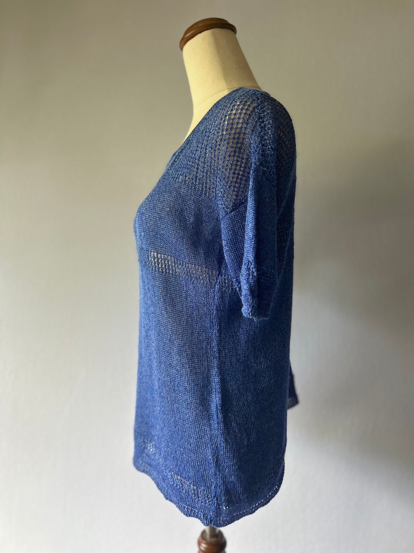 Max Blue Top – Size M | 55% Linen, 45% Rayon