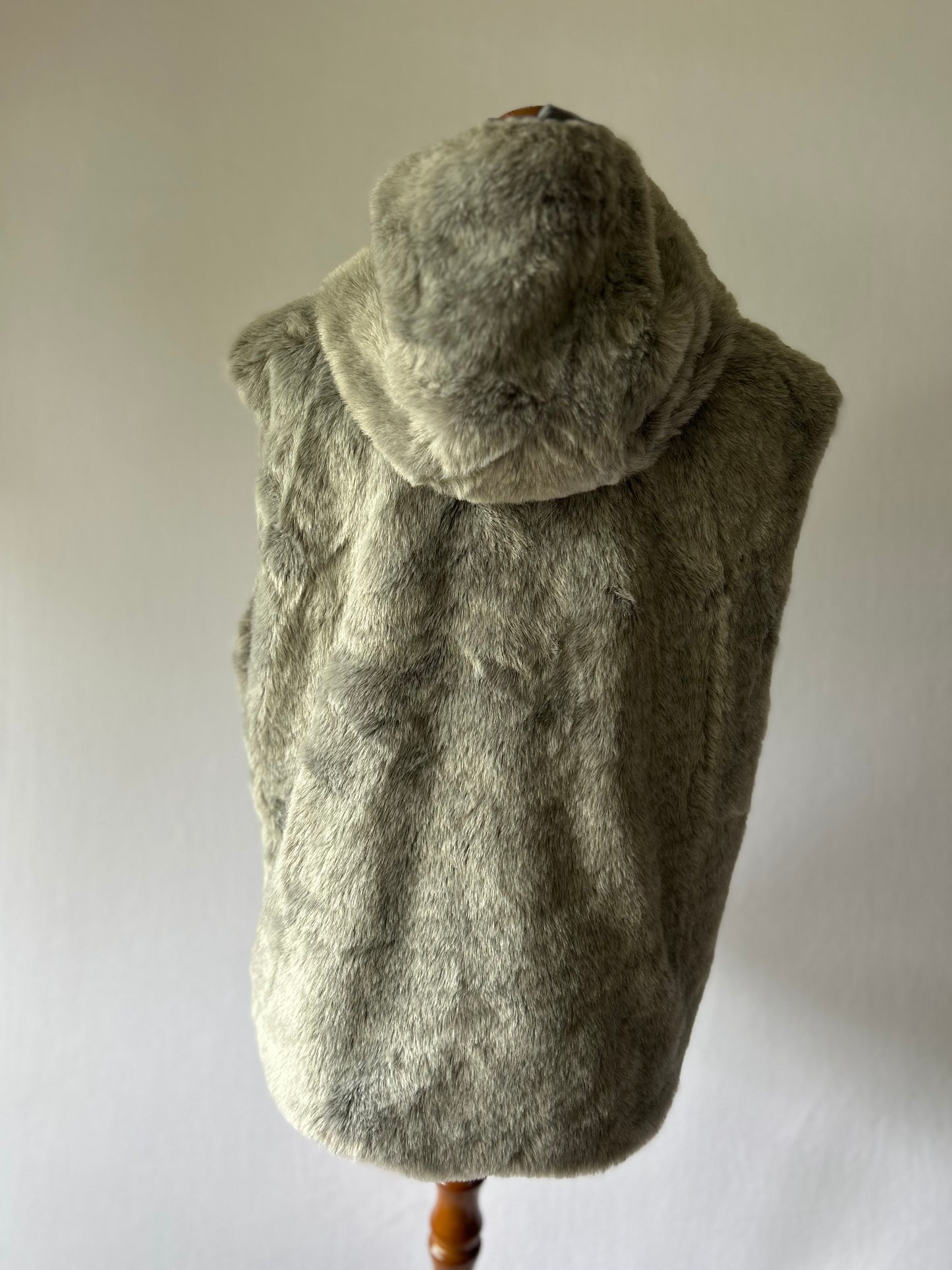 Ride Snowboards Reversible Faux-Fur & Nylon Puffer Vest - Size L