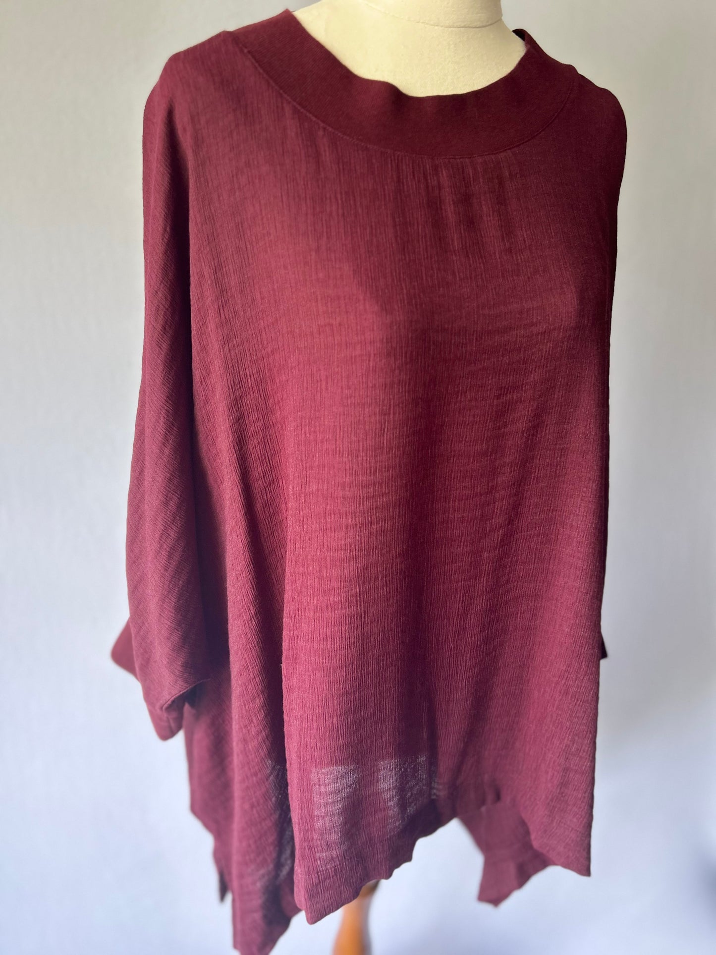 Burgundy Half-Sleeve Top – Size 16