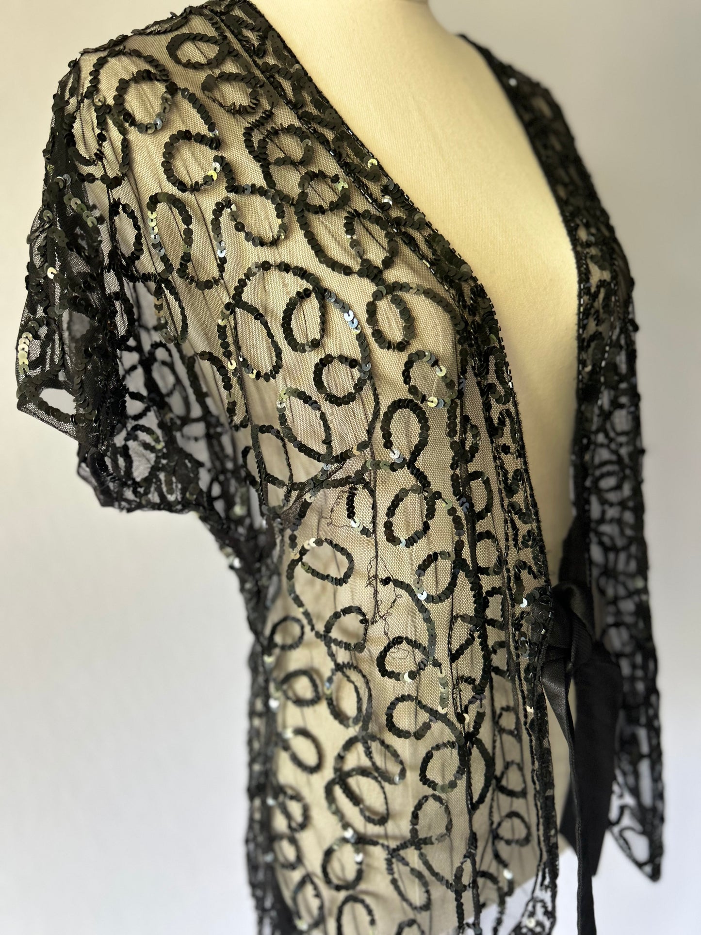 Vintage Glamour Sequin Mesh Wrap - Black - One Size