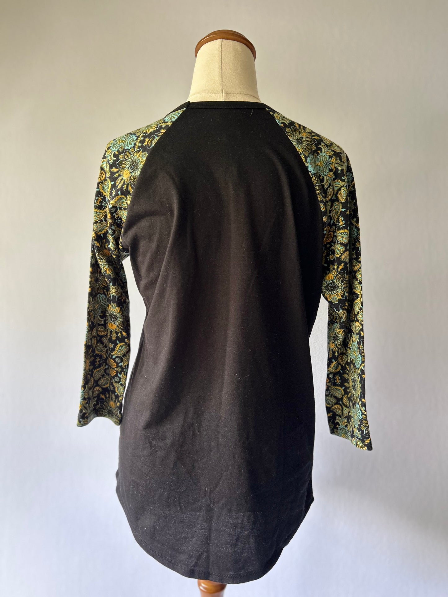 Floral Raglan 3/4 Sleeve Top – Size XS